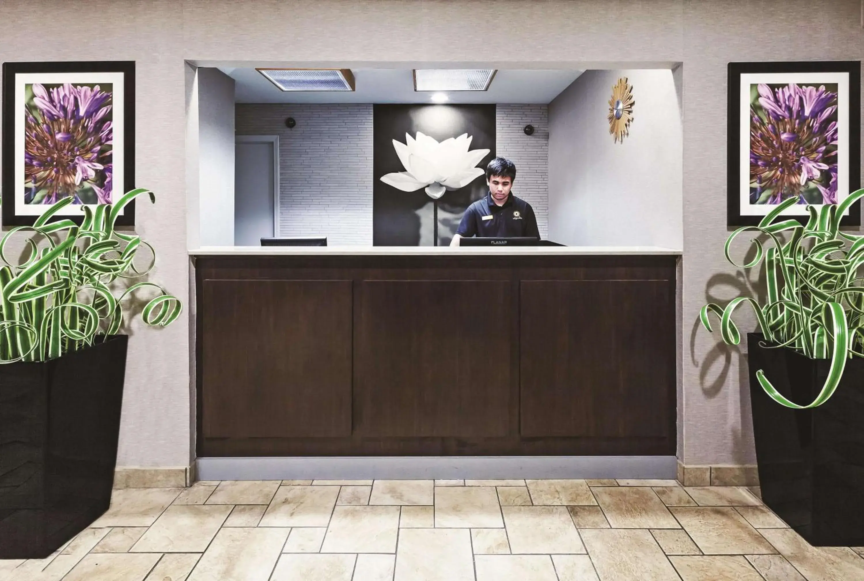 Lobby or reception in La Quinta by Wyndham N Little Rock - McCain Mall Lobby or reception in La Quinta by Wyndham N Little Rock - McCain Mall