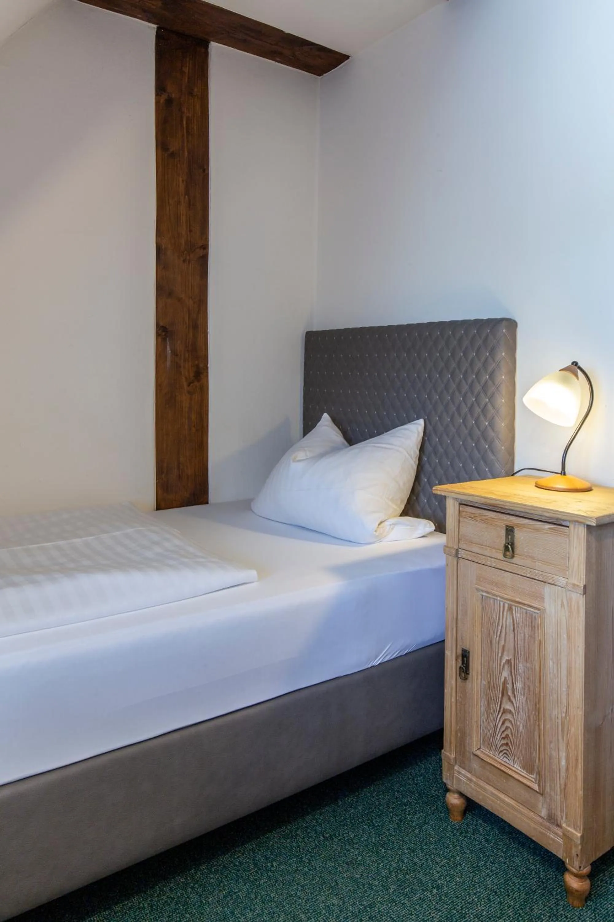 Bed in Hotel Meisnerhof