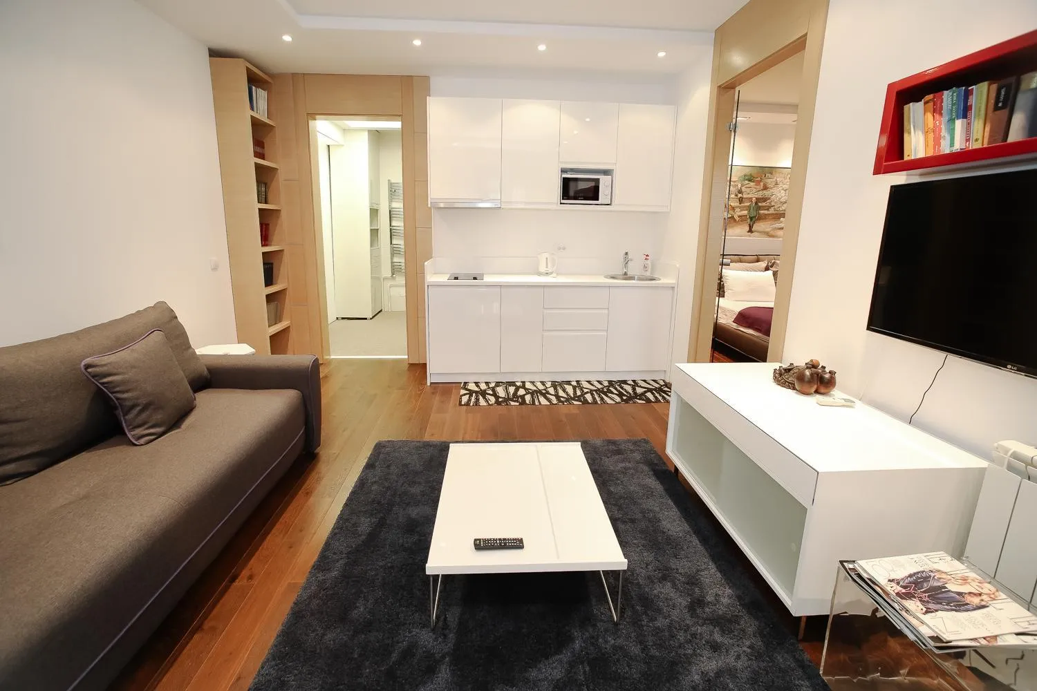 STATUS Superior Apartments