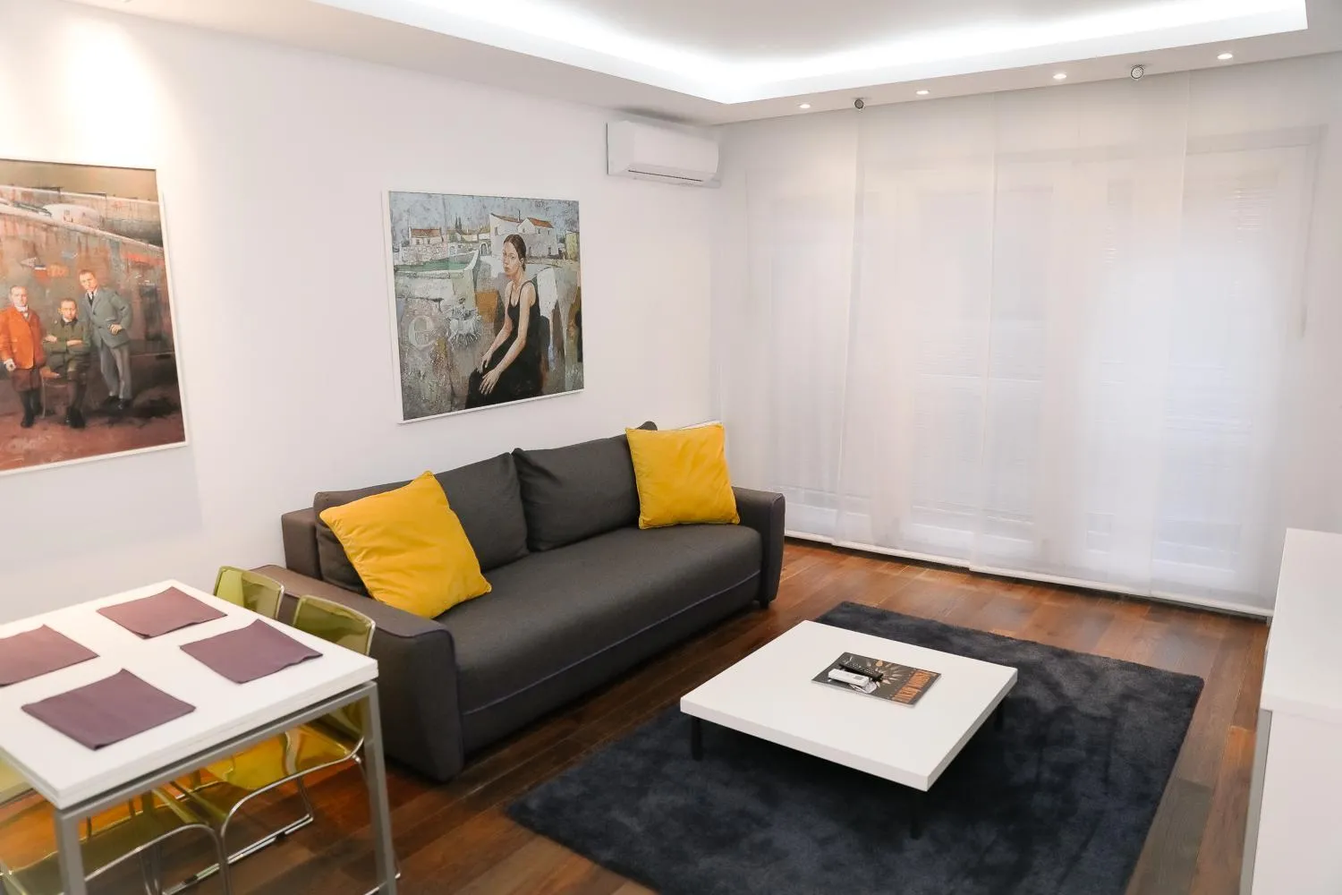 STATUS Superior Apartments