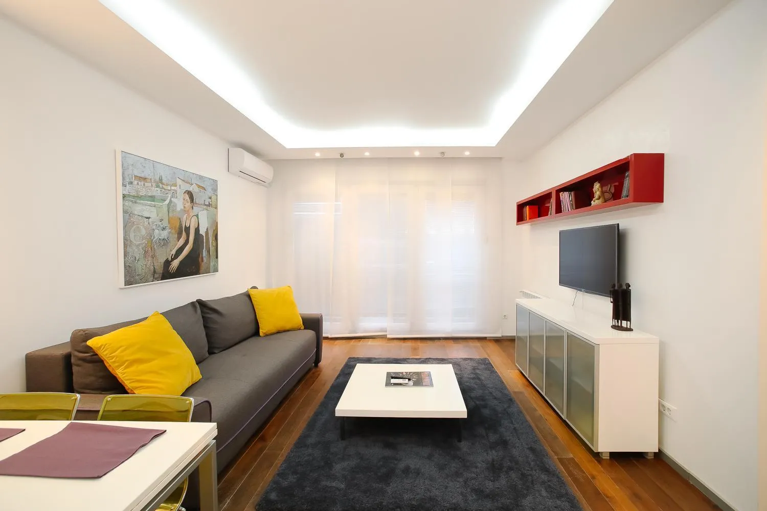 STATUS Superior Apartments