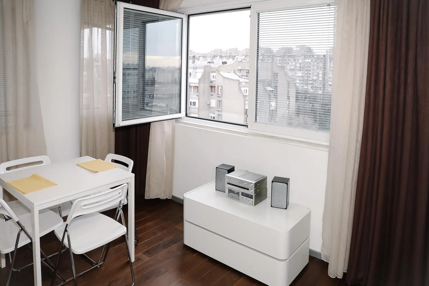 STATUS Superior Apartments