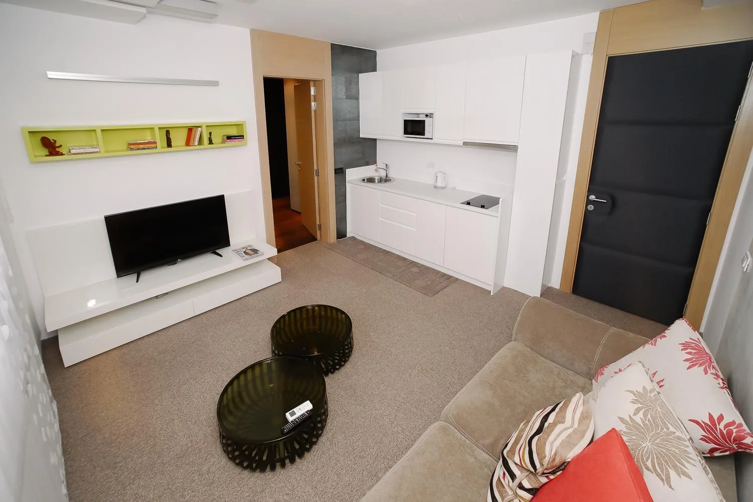 STATUS Superior Apartments