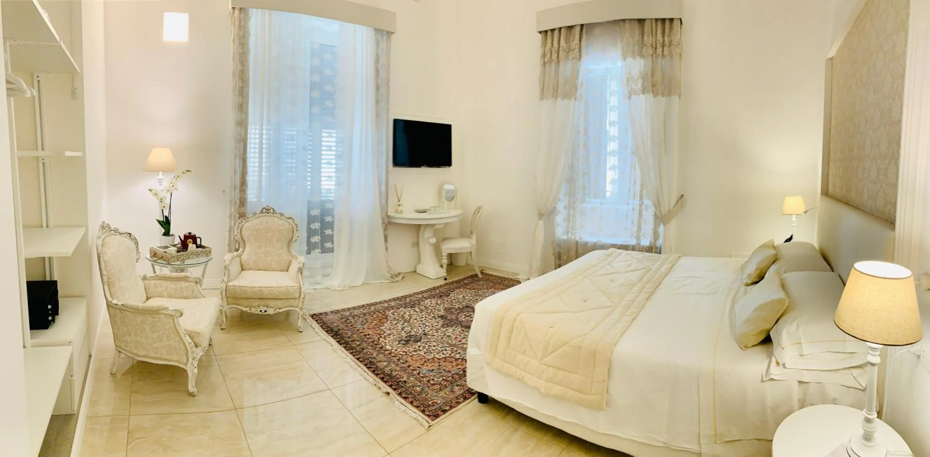 Photo of the whole room, Bed in Palazzo del Poeta - Dimora Contemporanea