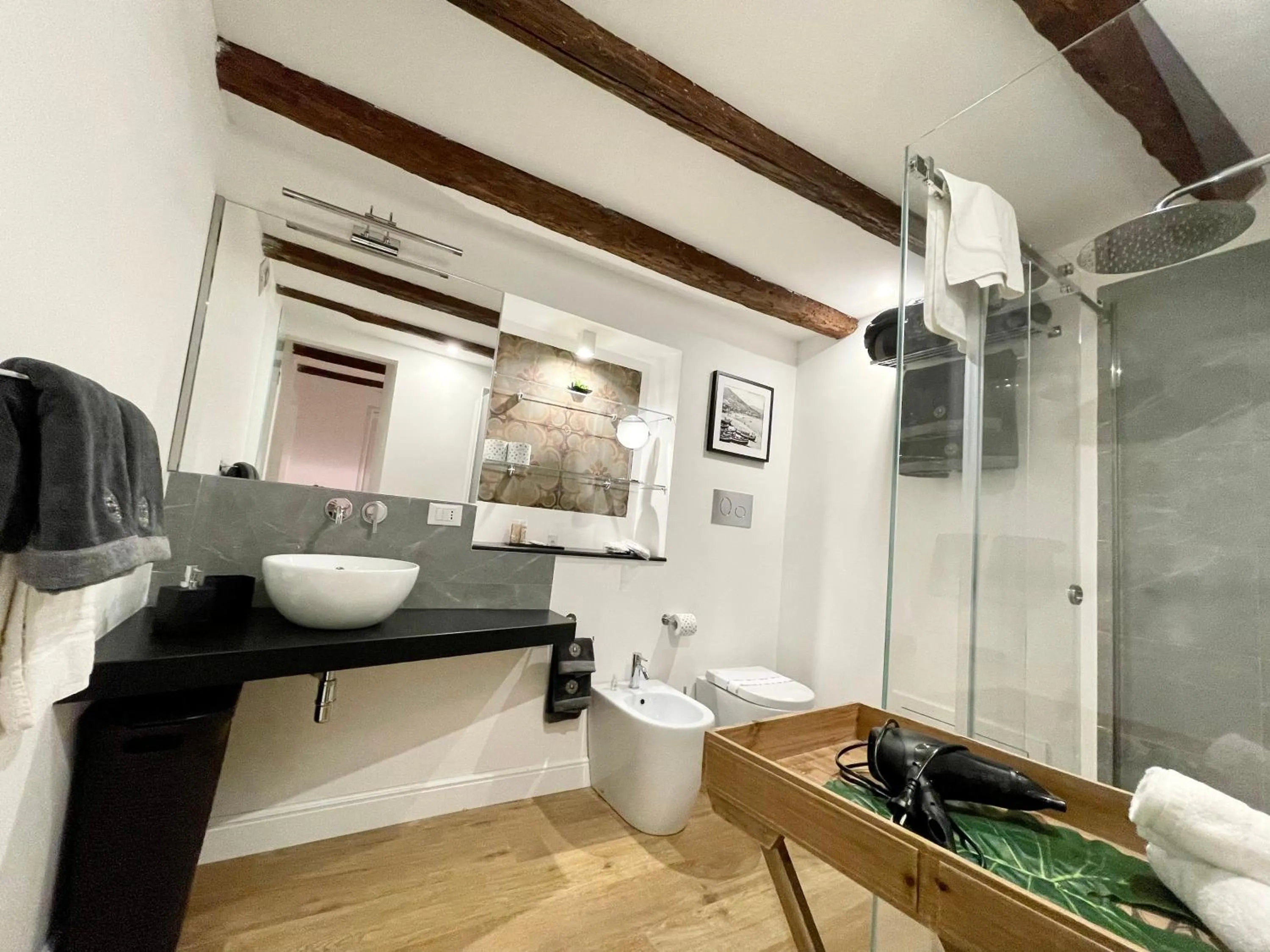 Shower in Palazzo del Poeta - Dimora Contemporanea