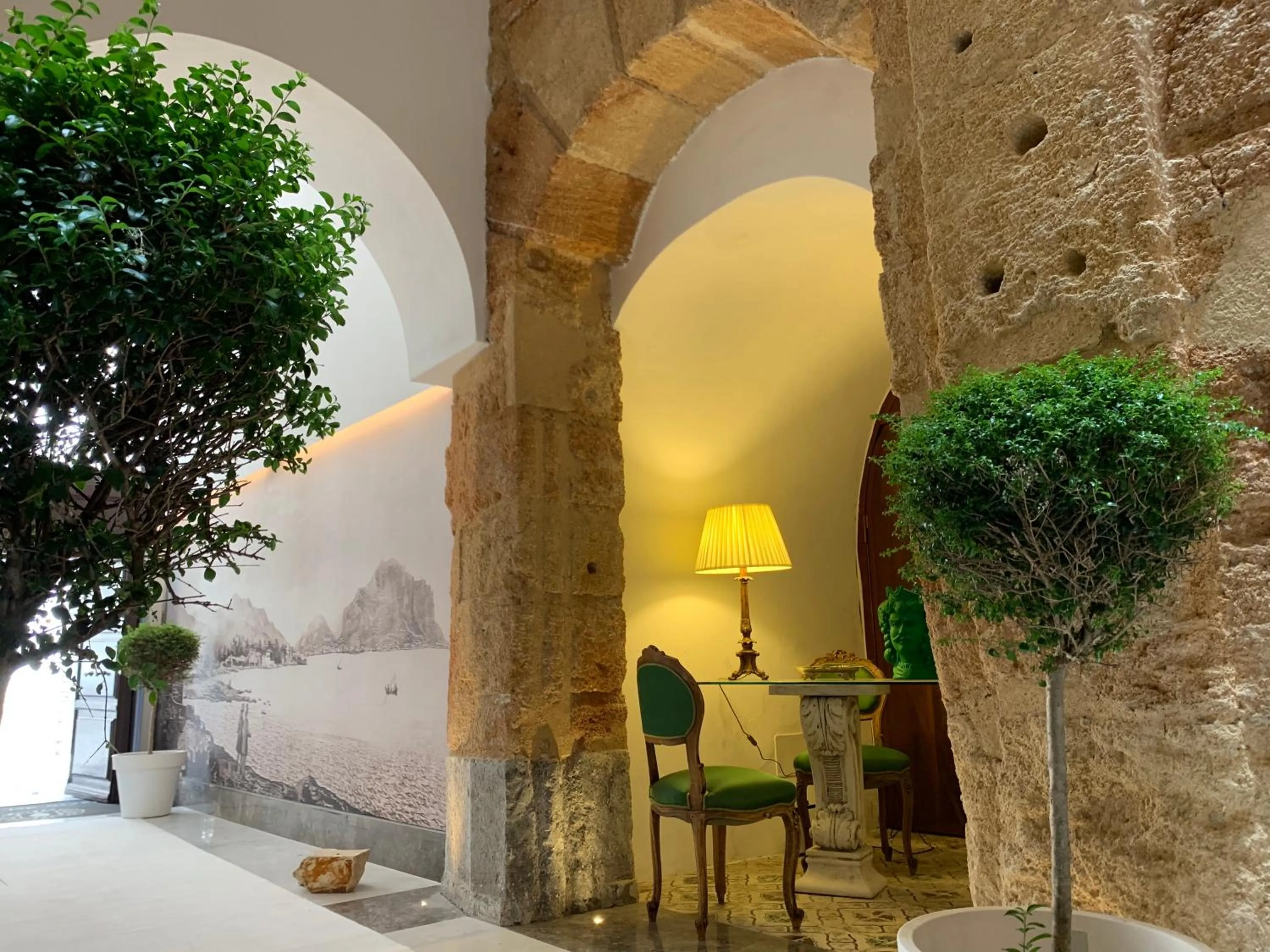 Patio in Palazzo del Poeta - Dimora Contemporanea