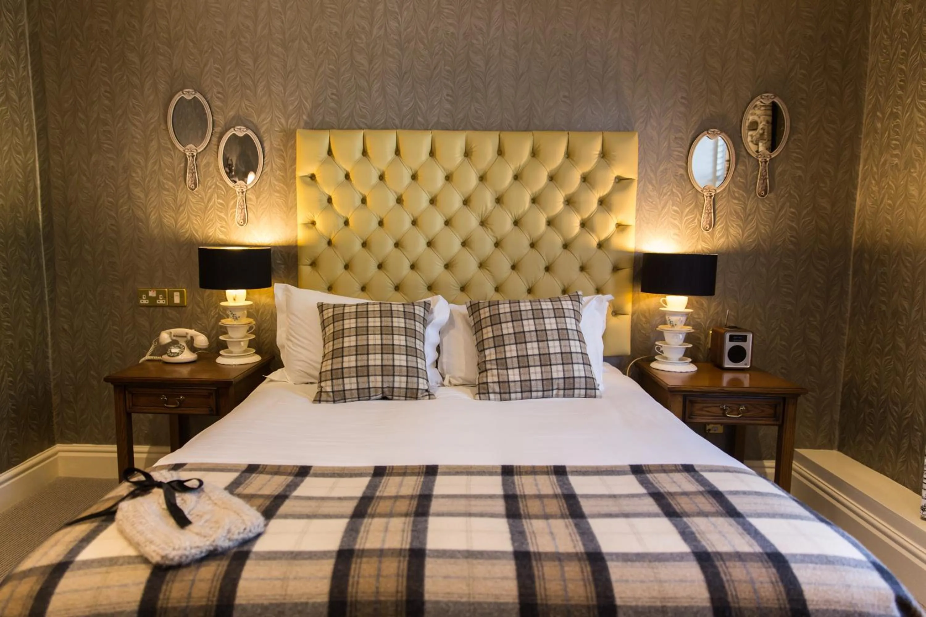 Photo of the whole room, Bed in The Millstone, Mellor