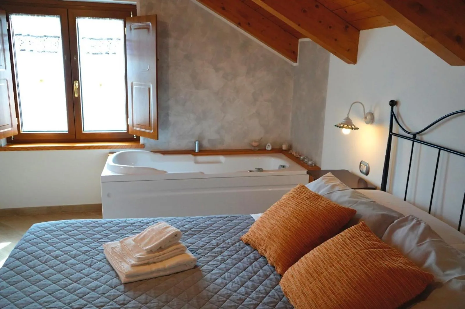Bed in San Giacomo Relais