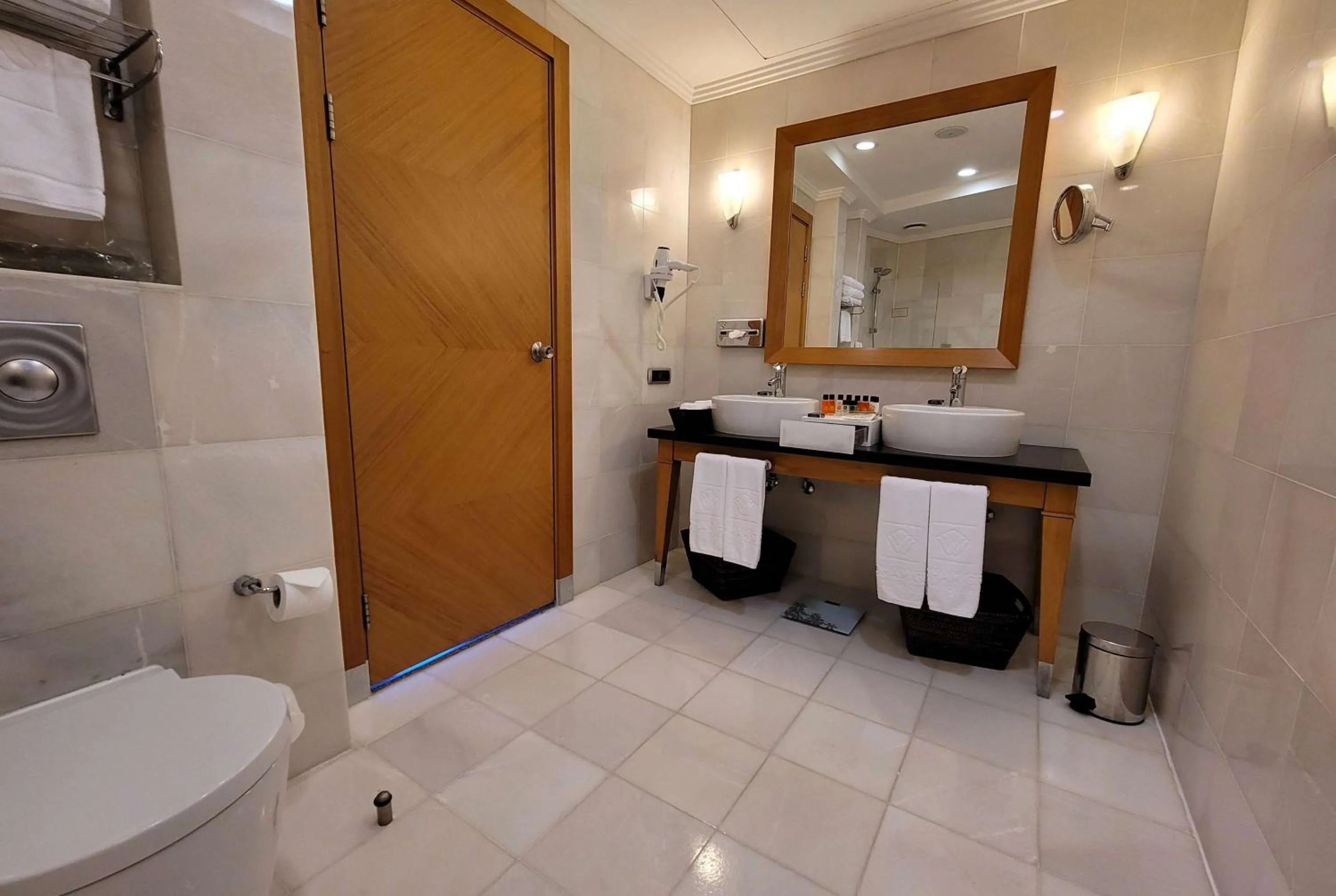 Bathroom in Wyndham Grand Izmir Ozdilek Thermal & Spa