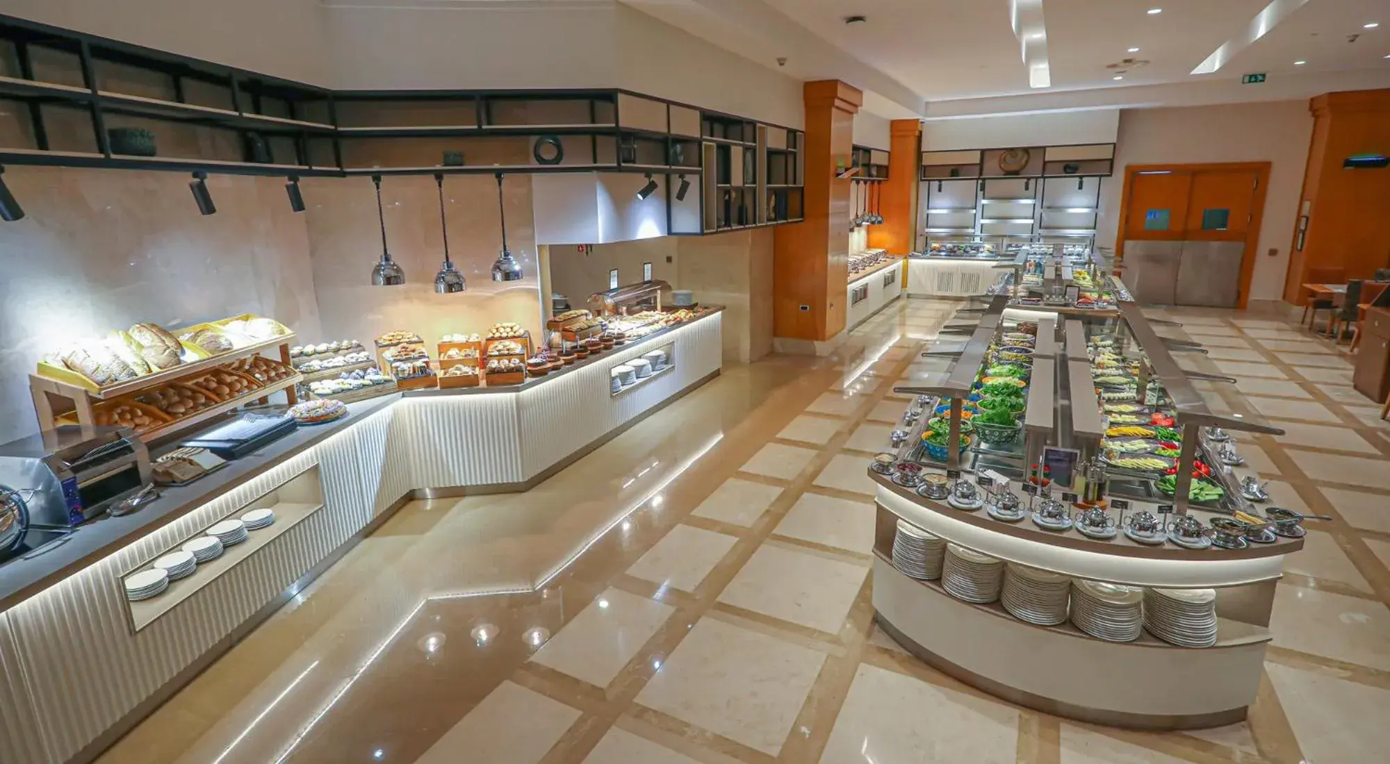 Restaurant/places to eat in Wyndham Grand Izmir Ozdilek Thermal & Spa Restaurant/places to eat in Wyndham Grand Izmir Ozdilek Thermal & Spa