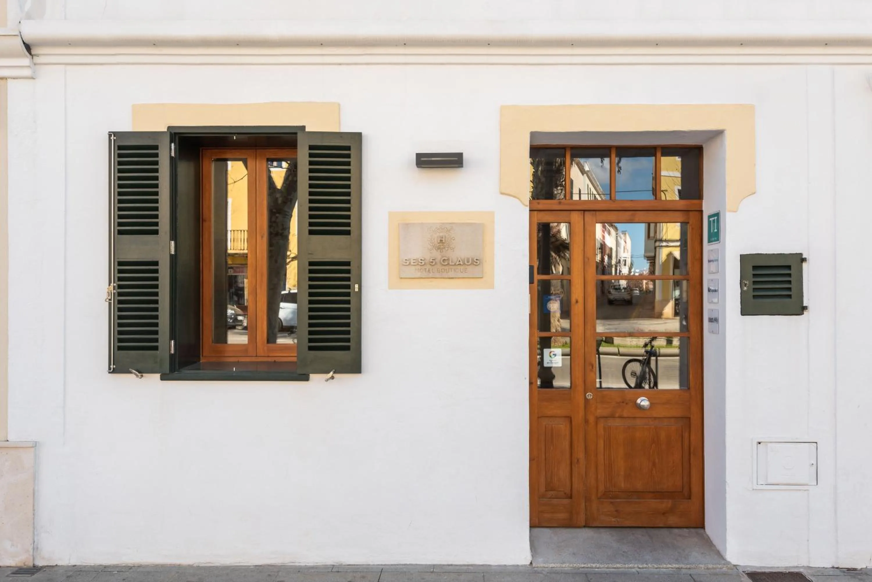 Facade/entrance in Hotel Boutique Ses 5 Claus