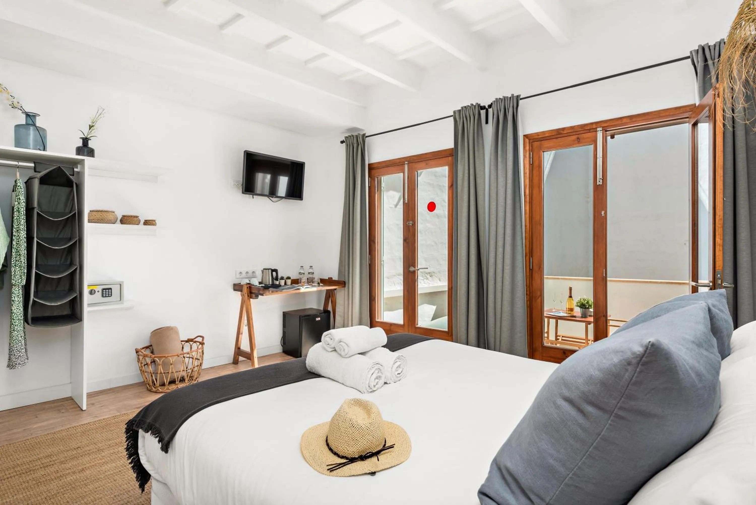 Photo of the whole room in Hotel Boutique Ses 5 Claus