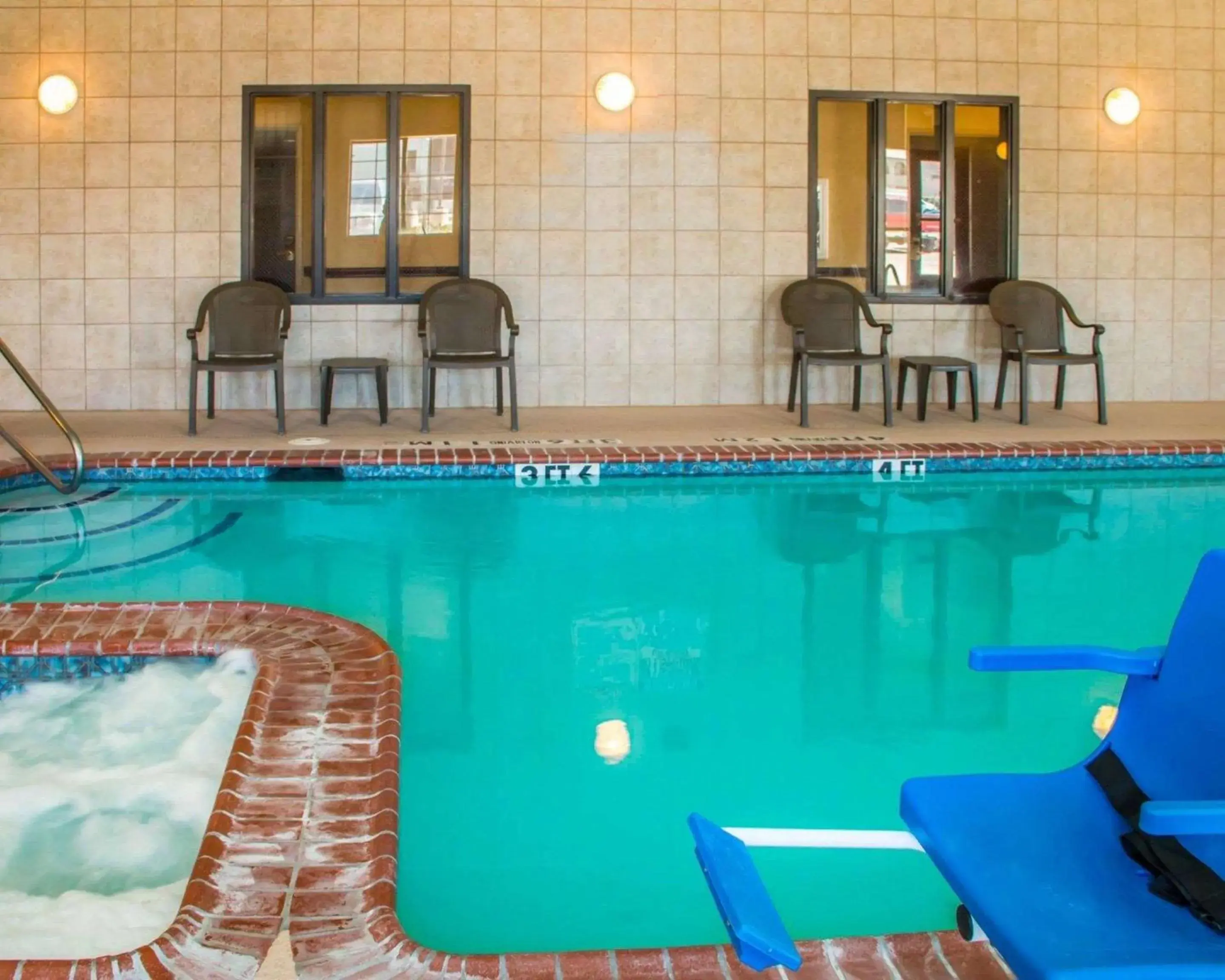 Swimming pool in Sleep Inn & Suites at Six Flags Swimming pool in Sleep Inn & Suites at Six Flags