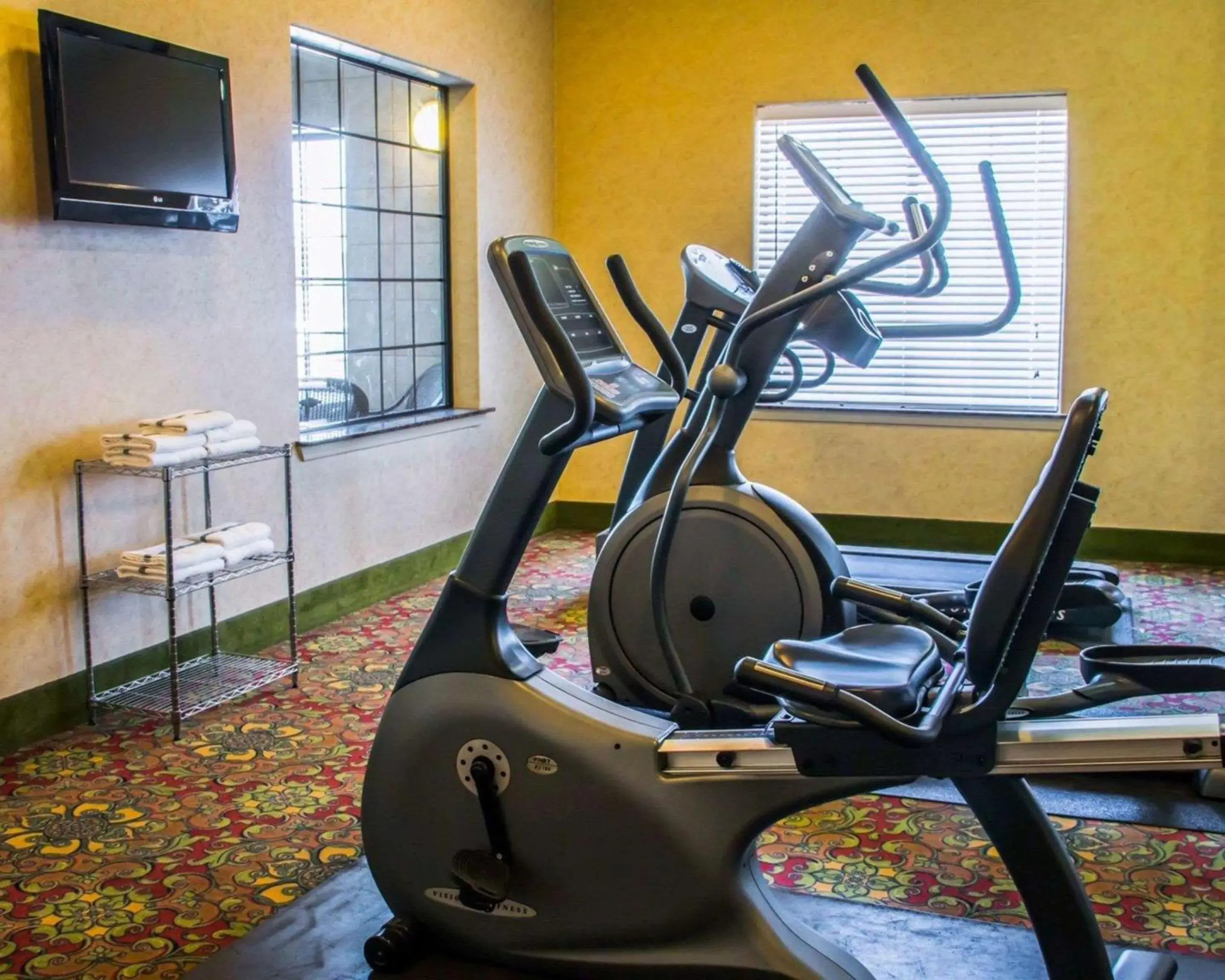 Fitness centre/facilities in Sleep Inn & Suites at Six Flags Fitness centre/facilities in Sleep Inn & Suites at Six Flags