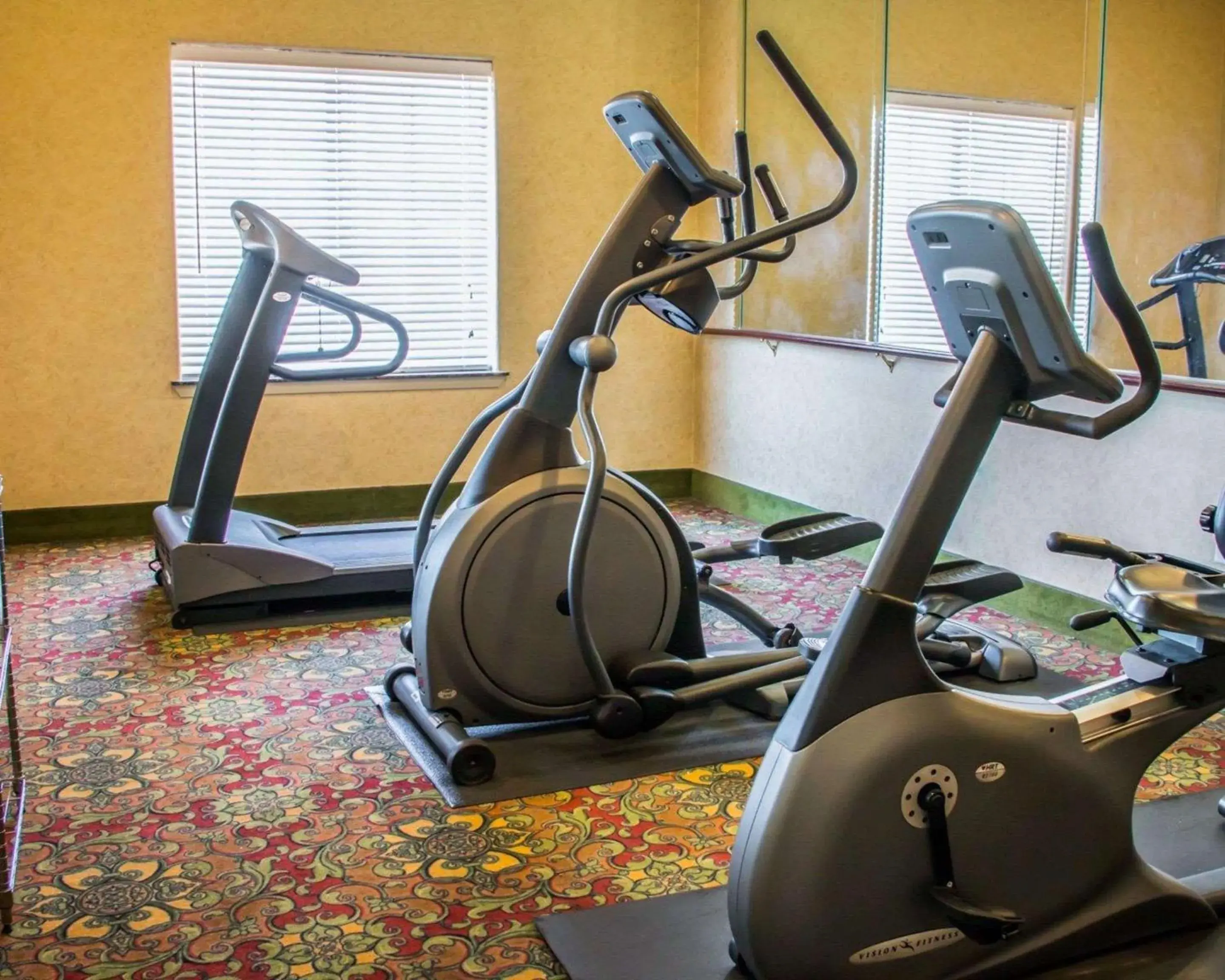 Fitness centre/facilities in Sleep Inn & Suites at Six Flags Fitness centre/facilities in Sleep Inn & Suites at Six Flags