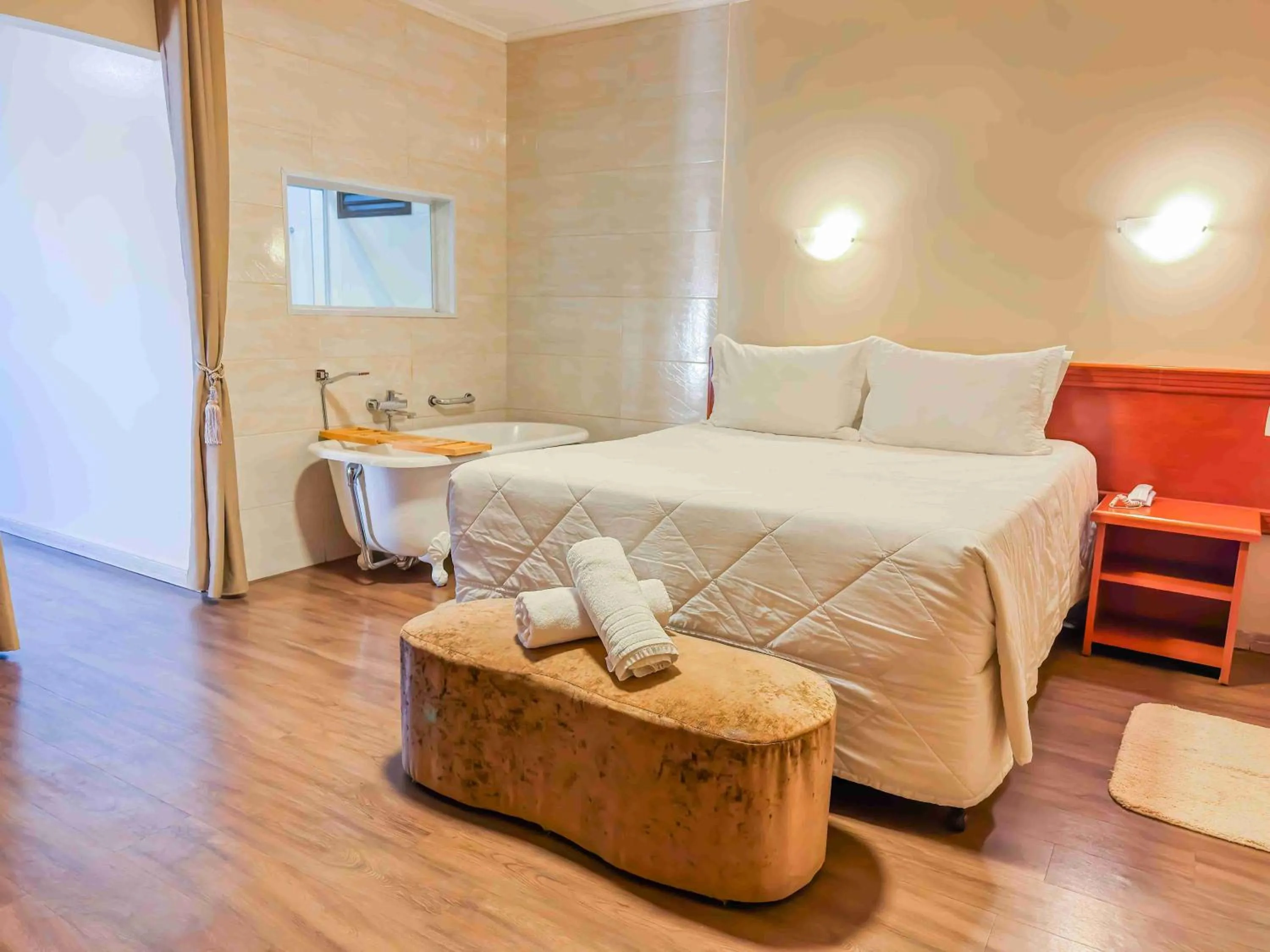 Bedroom, Bed in Hotel Nacional Inn Campos do Jordão