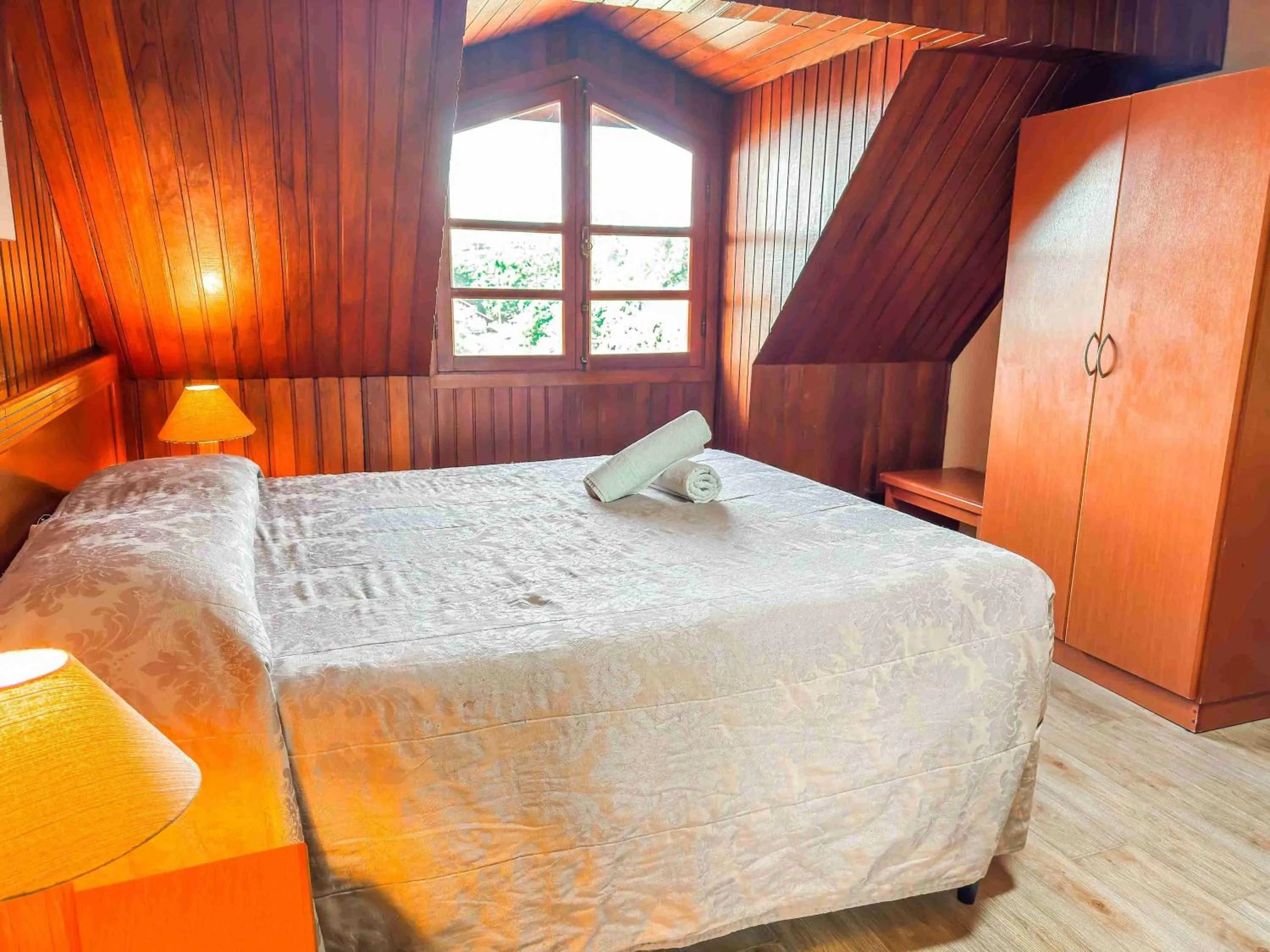 Bedroom, Bed in Hotel Nacional Inn Campos do Jordão