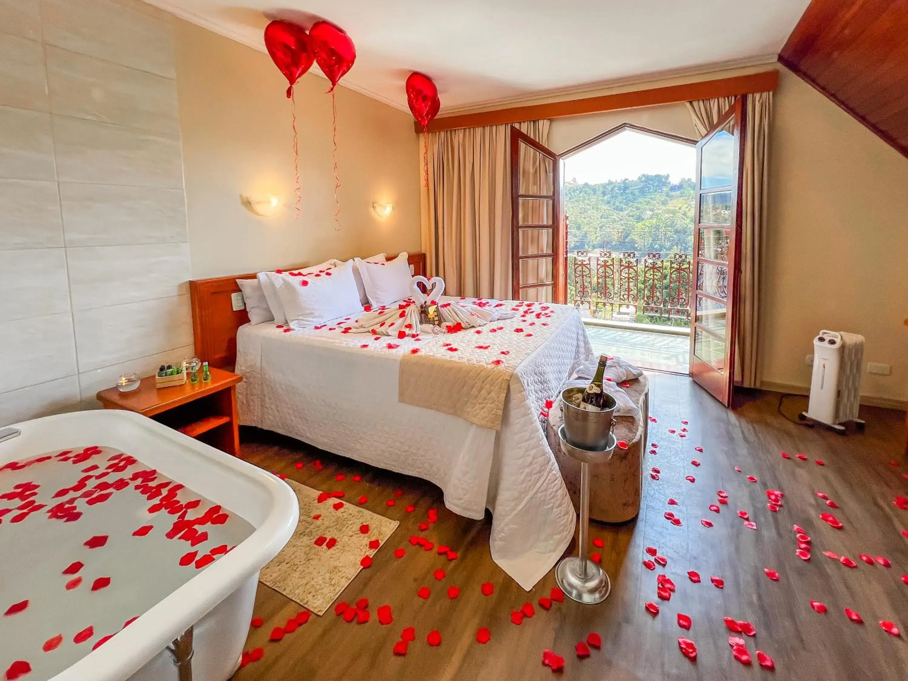 View (from property/room), Bed in Hotel Nacional Inn Campos do Jordão View (from property/room), Bed in Hotel Nacional Inn Campos do Jordão