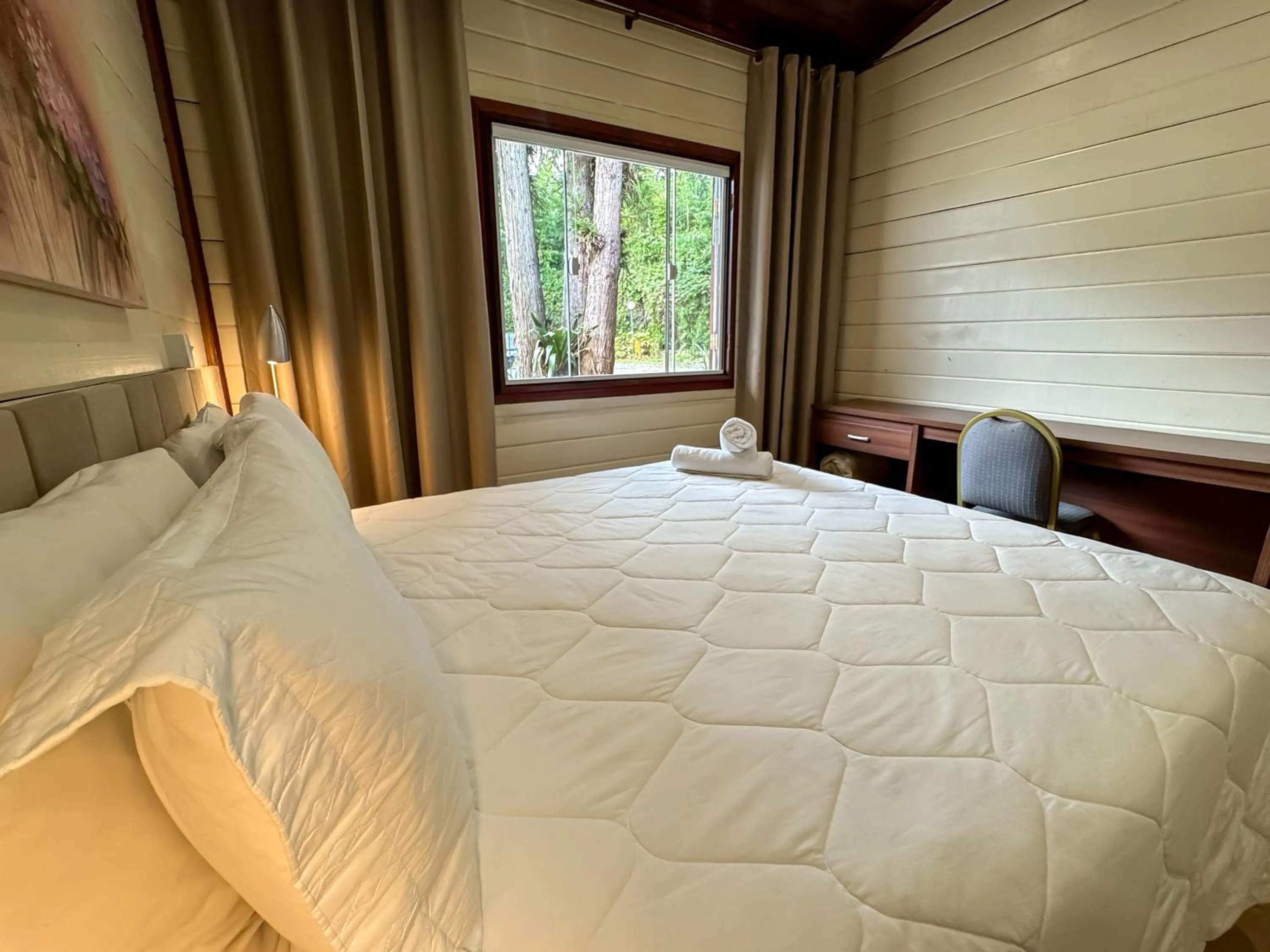 Bedroom, Bed in Hotel Nacional Inn Campos do Jordão
