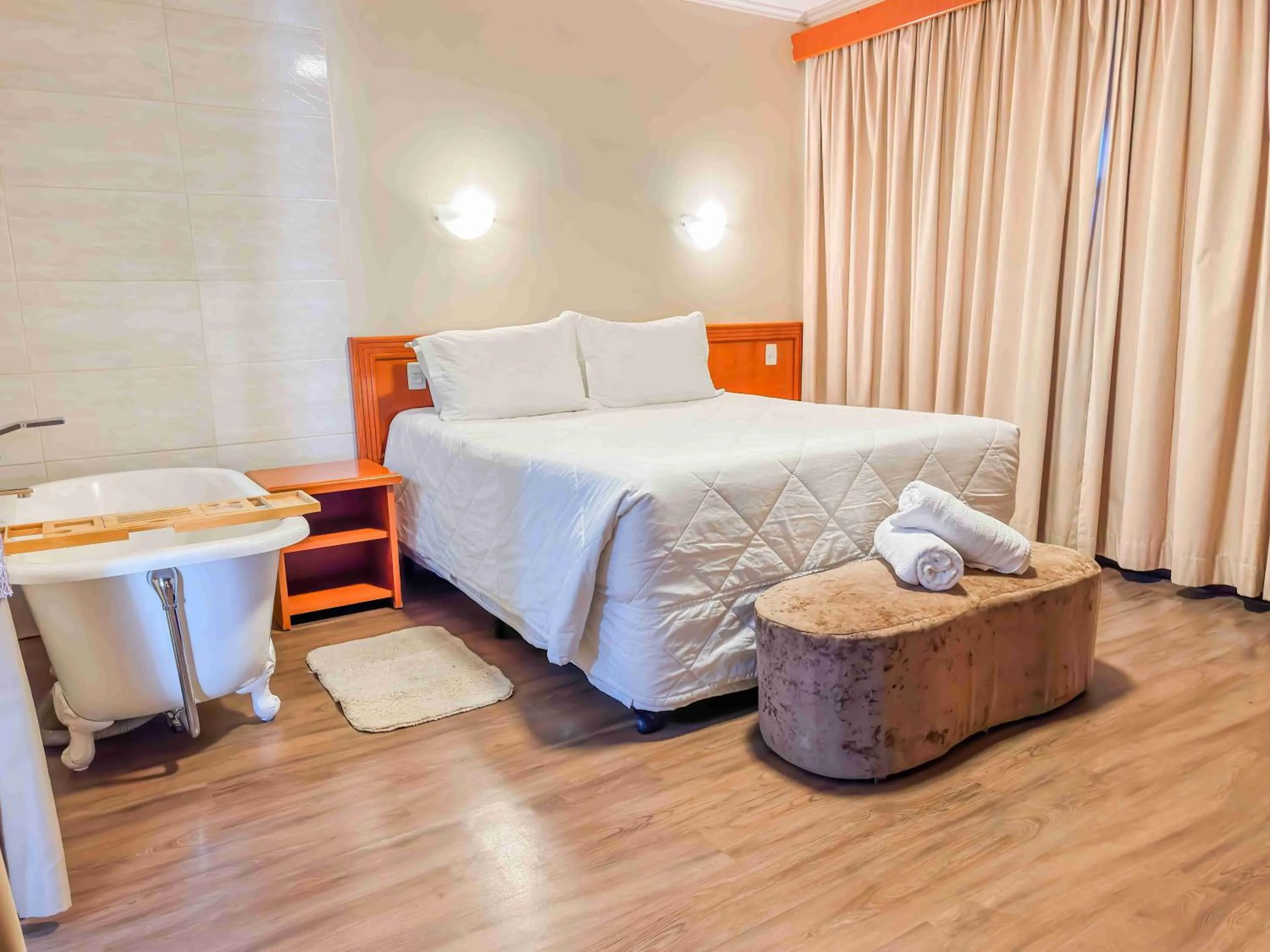 Bedroom, Bed in Hotel Nacional Inn Campos do Jordão