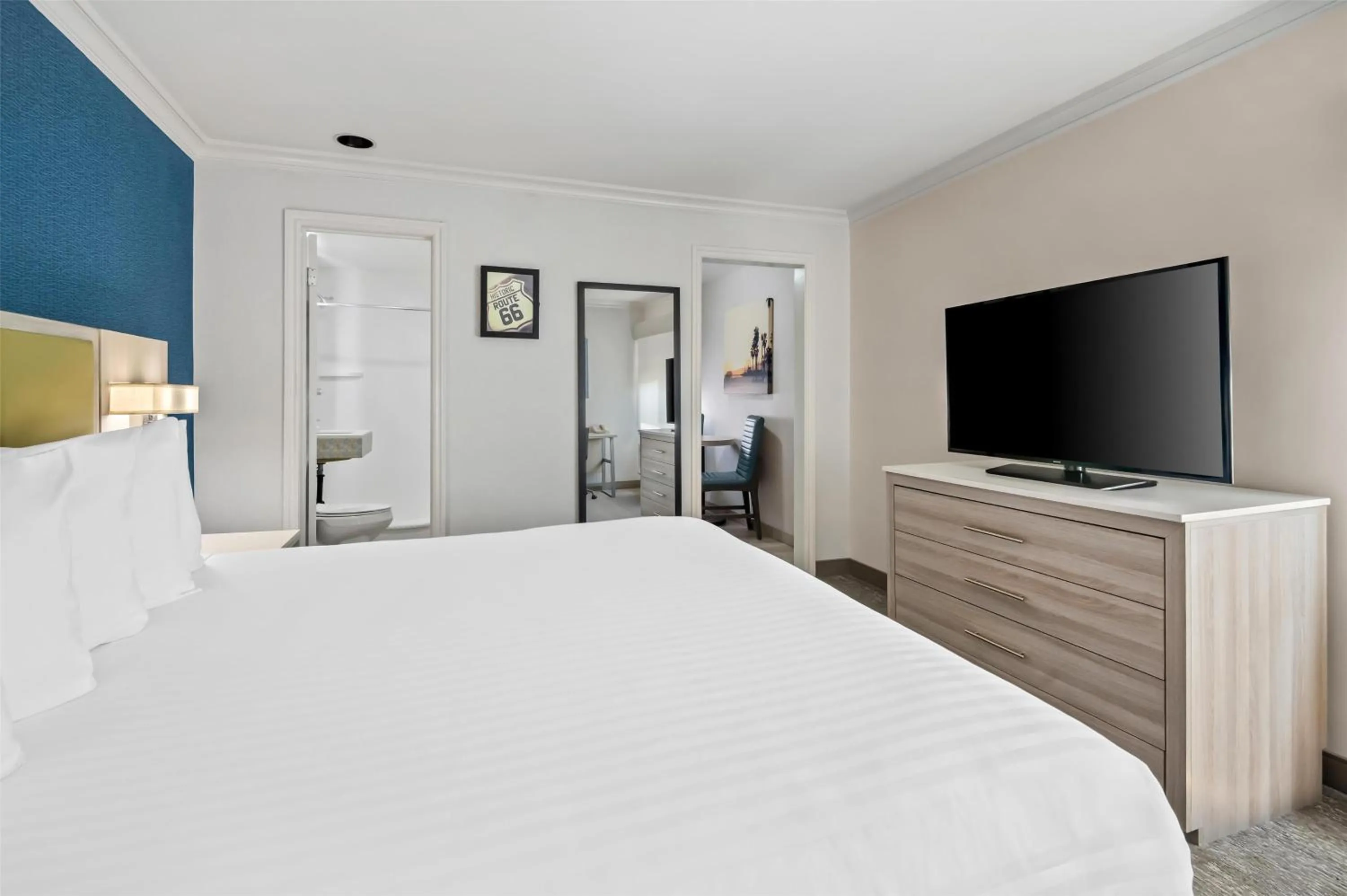 Other, Bed in SureStay Hotel by Best Western Santa Monica