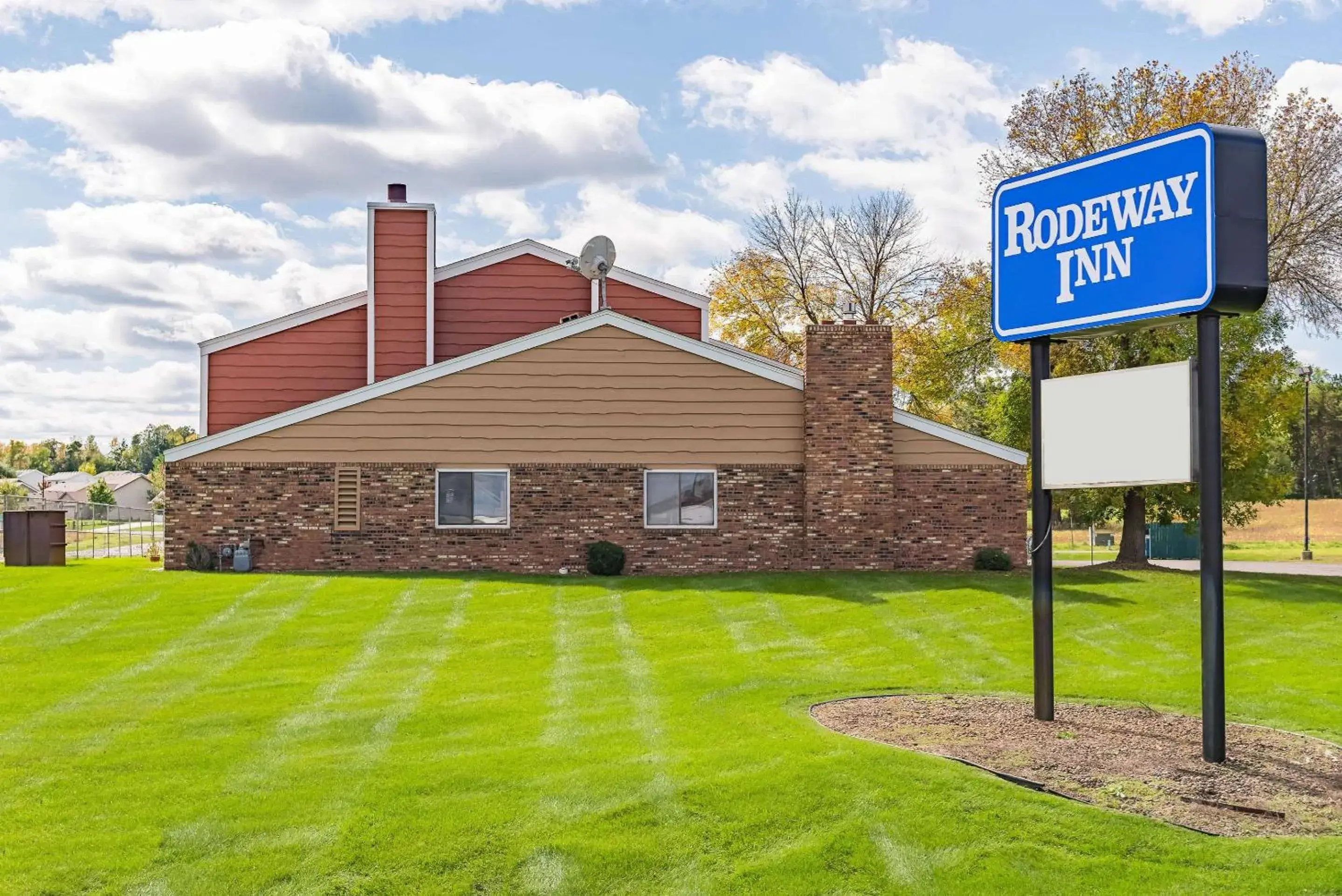 Property building in Rodeway Inn Saint Joseph Property building in Rodeway Inn Saint Joseph