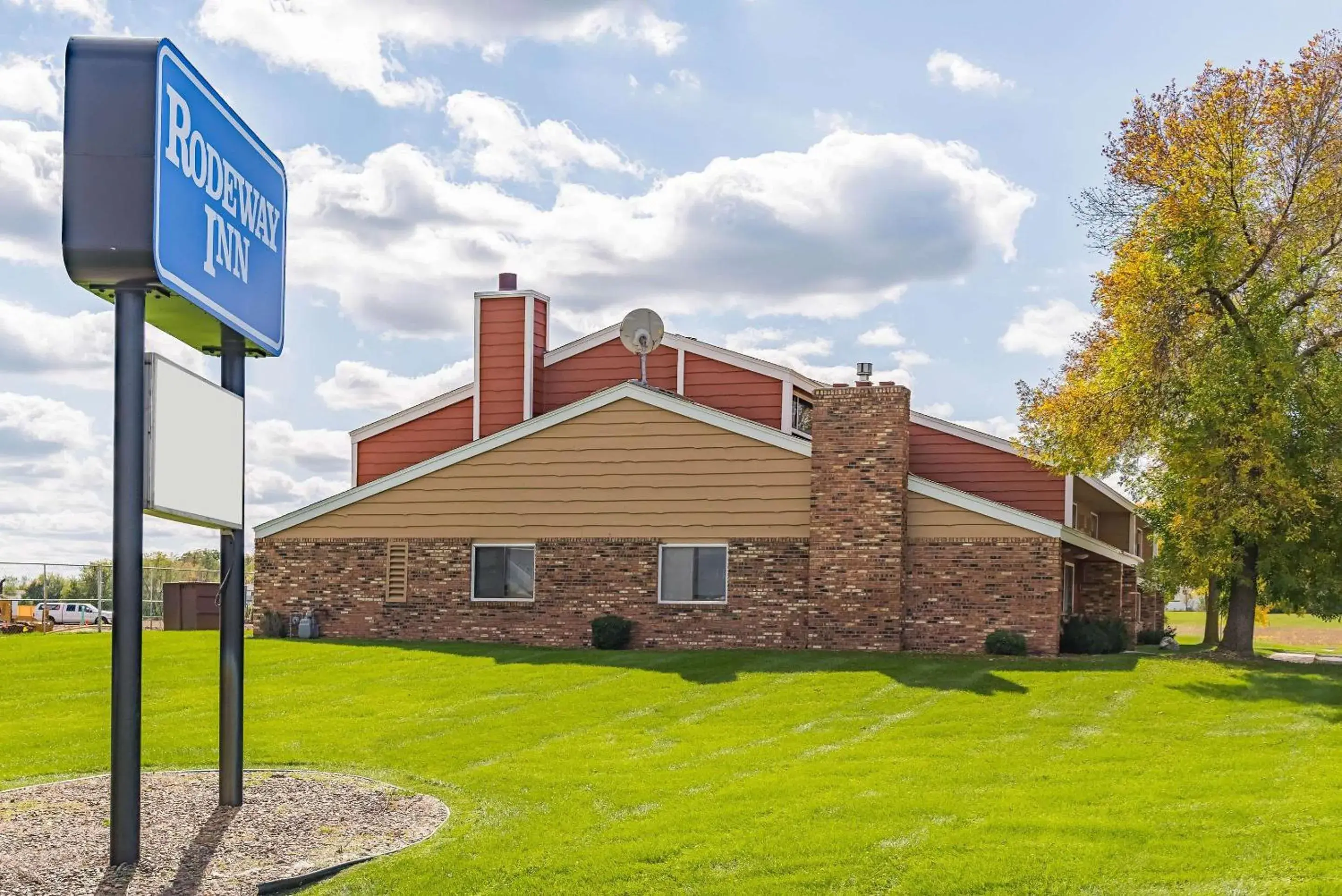 Property building in Rodeway Inn Saint Joseph Property building in Rodeway Inn Saint Joseph