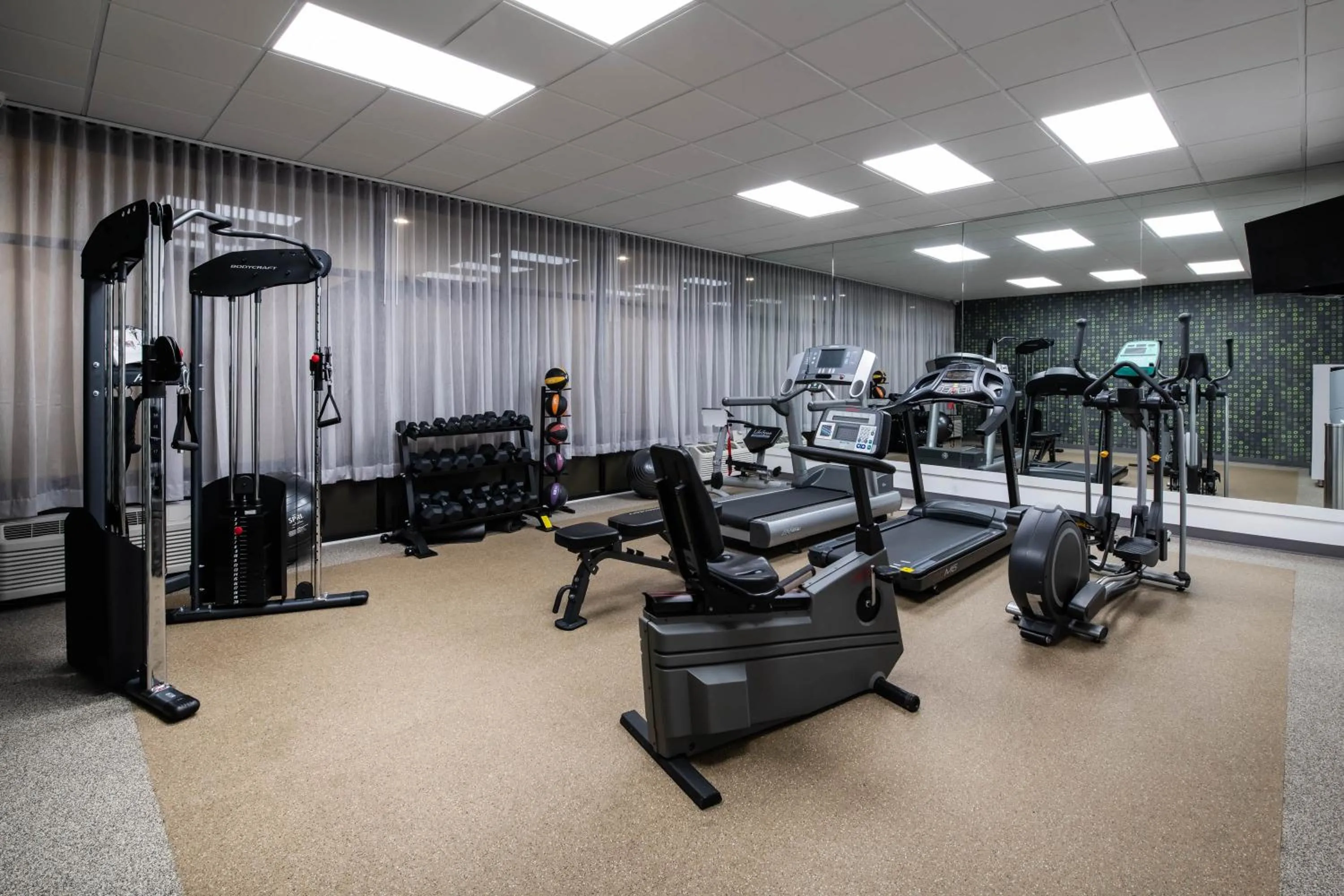 Fitness centre/facilities in Baymont by Wyndham White Plains - Elmsford