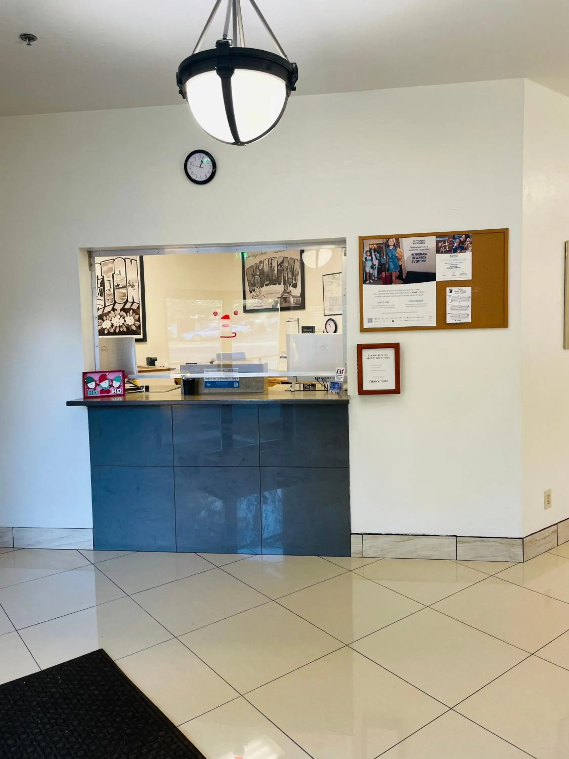 Lobby or reception in Super 8 by Wyndham Lacey Olympia Area Lobby or reception in Super 8 by Wyndham Lacey Olympia Area