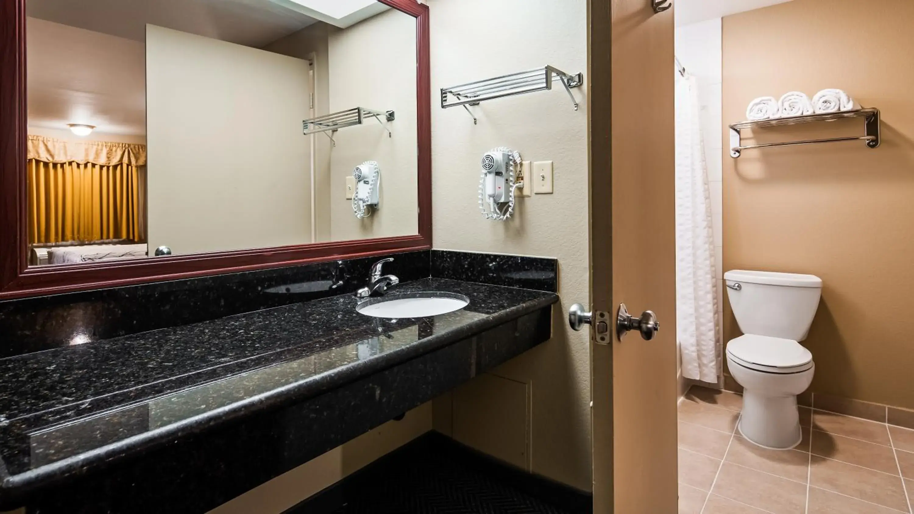Bathroom in Rancho San Diego Inn & Suites