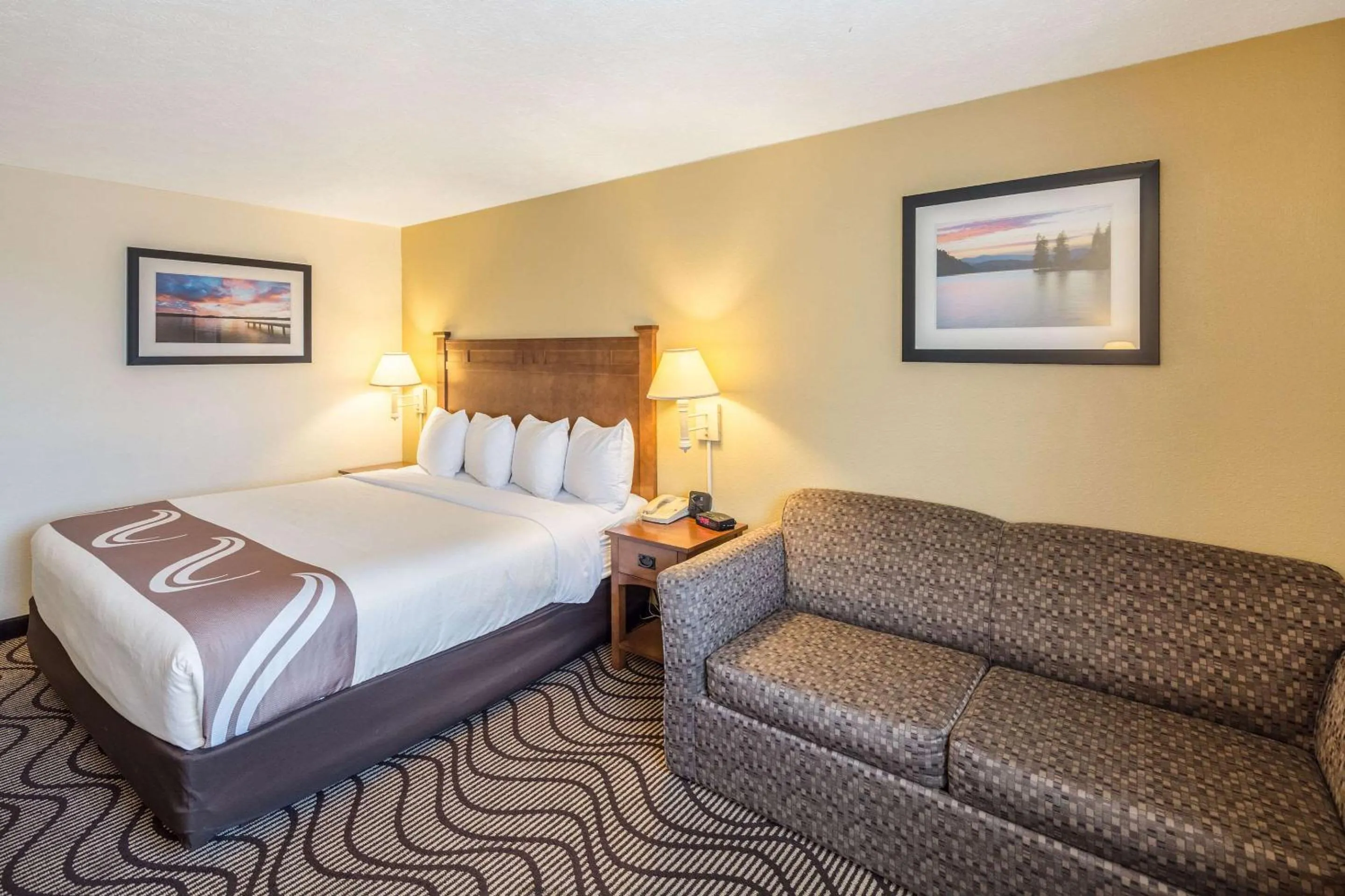 Bedroom, Bed in Quality Inn & Suites Coeur d'Alene