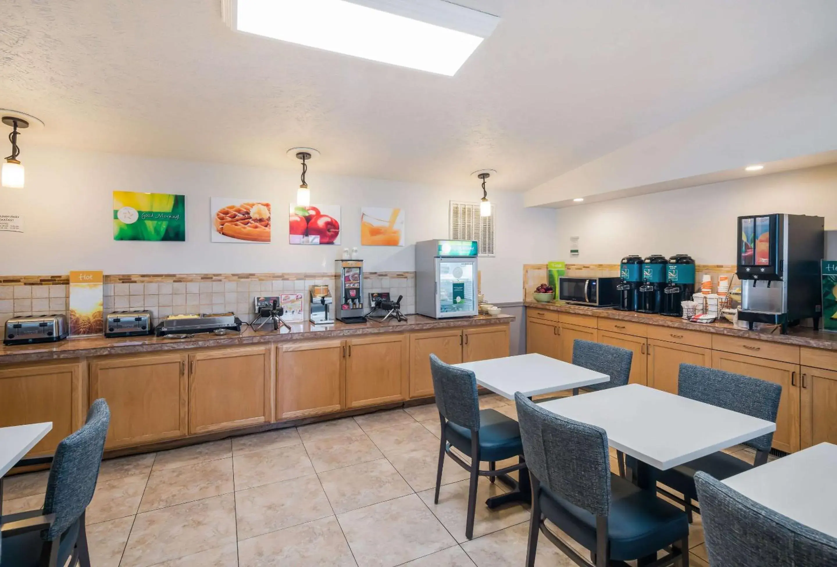 Breakfast in Quality Inn & Suites Coeur d'Alene Breakfast in Quality Inn & Suites Coeur d'Alene