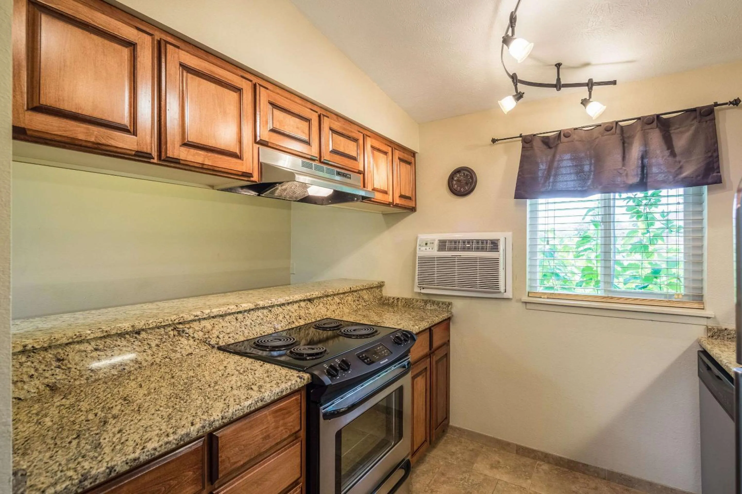 Bedroom in Quality Inn & Suites Coeur d'Alene