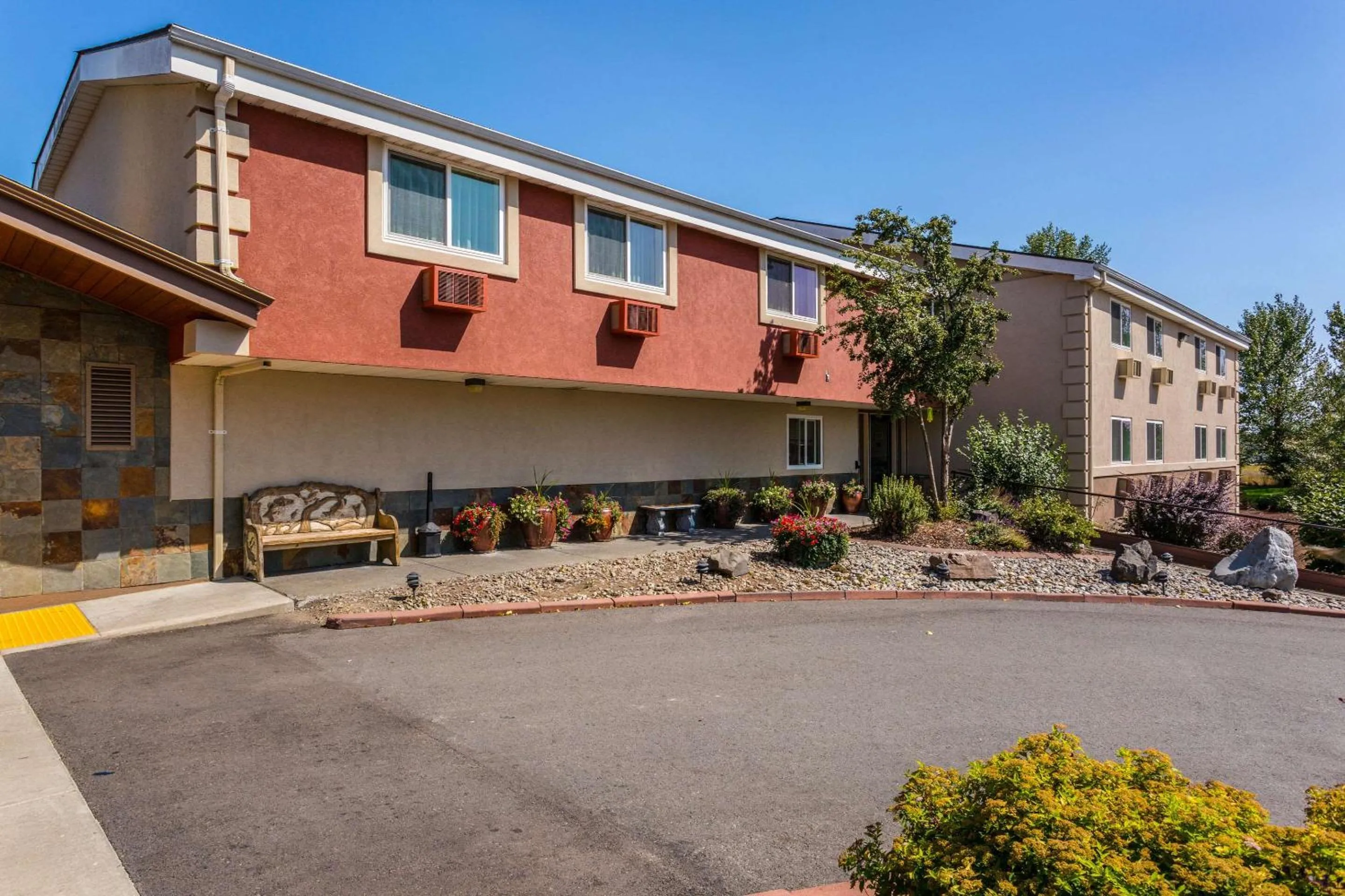 Property building in Quality Inn & Suites Coeur d'Alene
