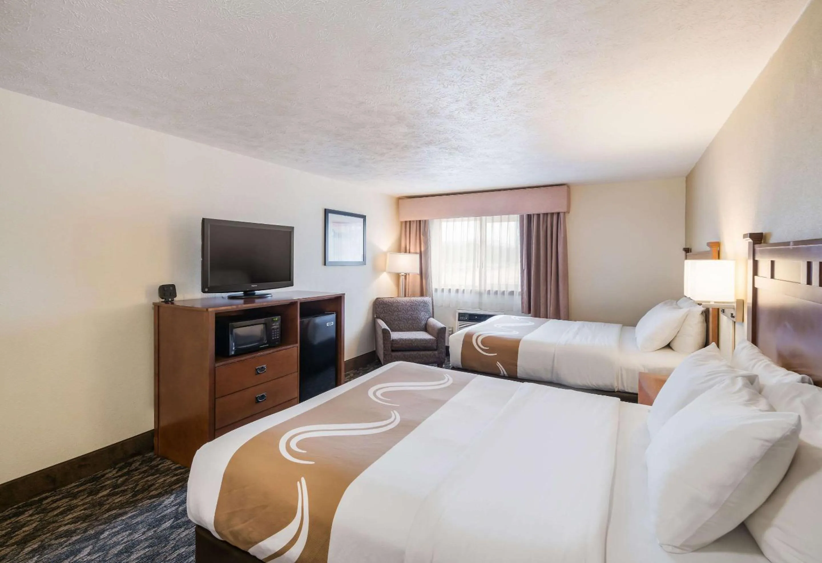 Bedroom, Bed in Quality Inn & Suites Coeur d'Alene