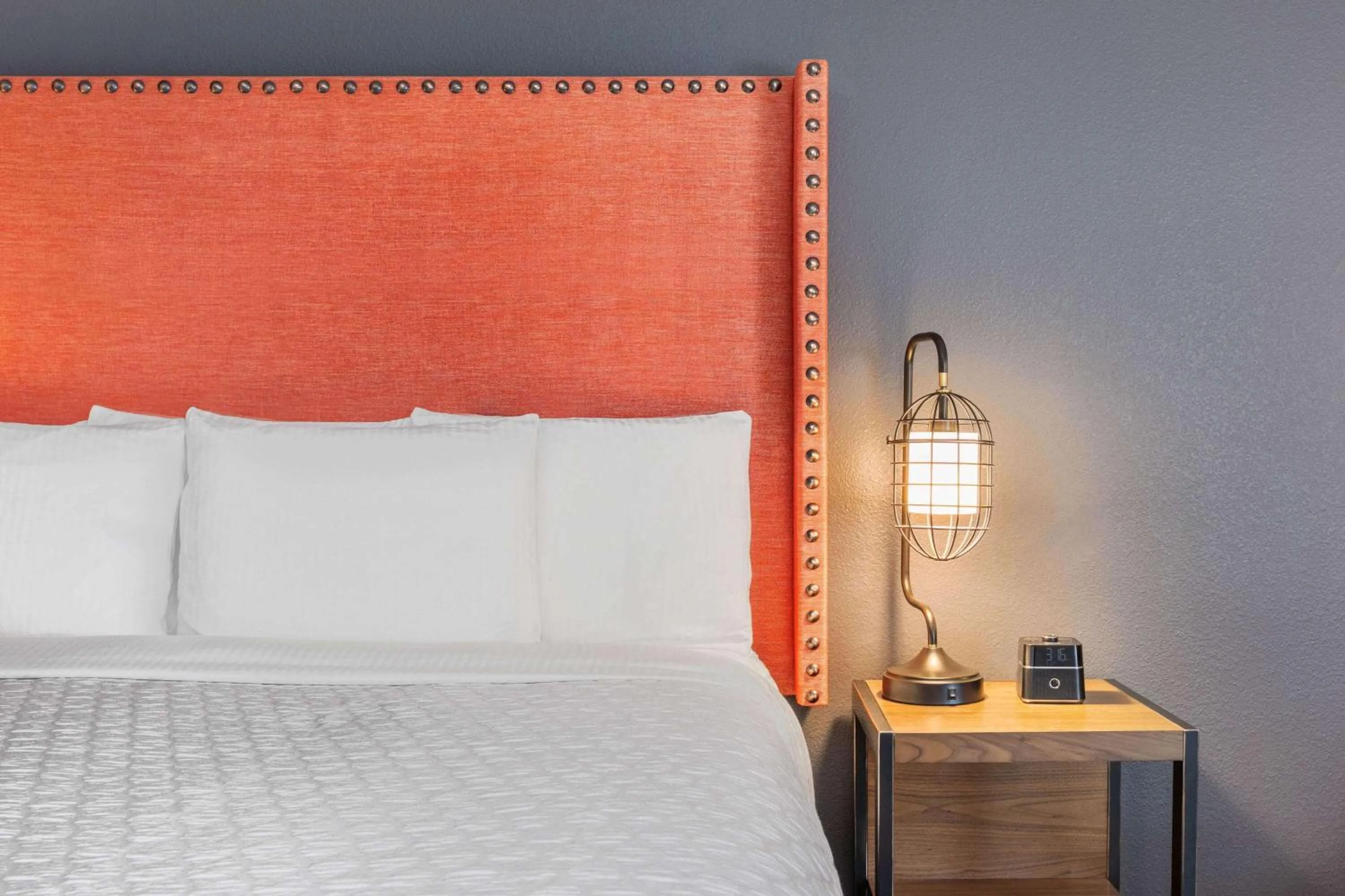 Photo of the whole room, Bed in La Quinta Inn & Suites by Wyndham Lewisville