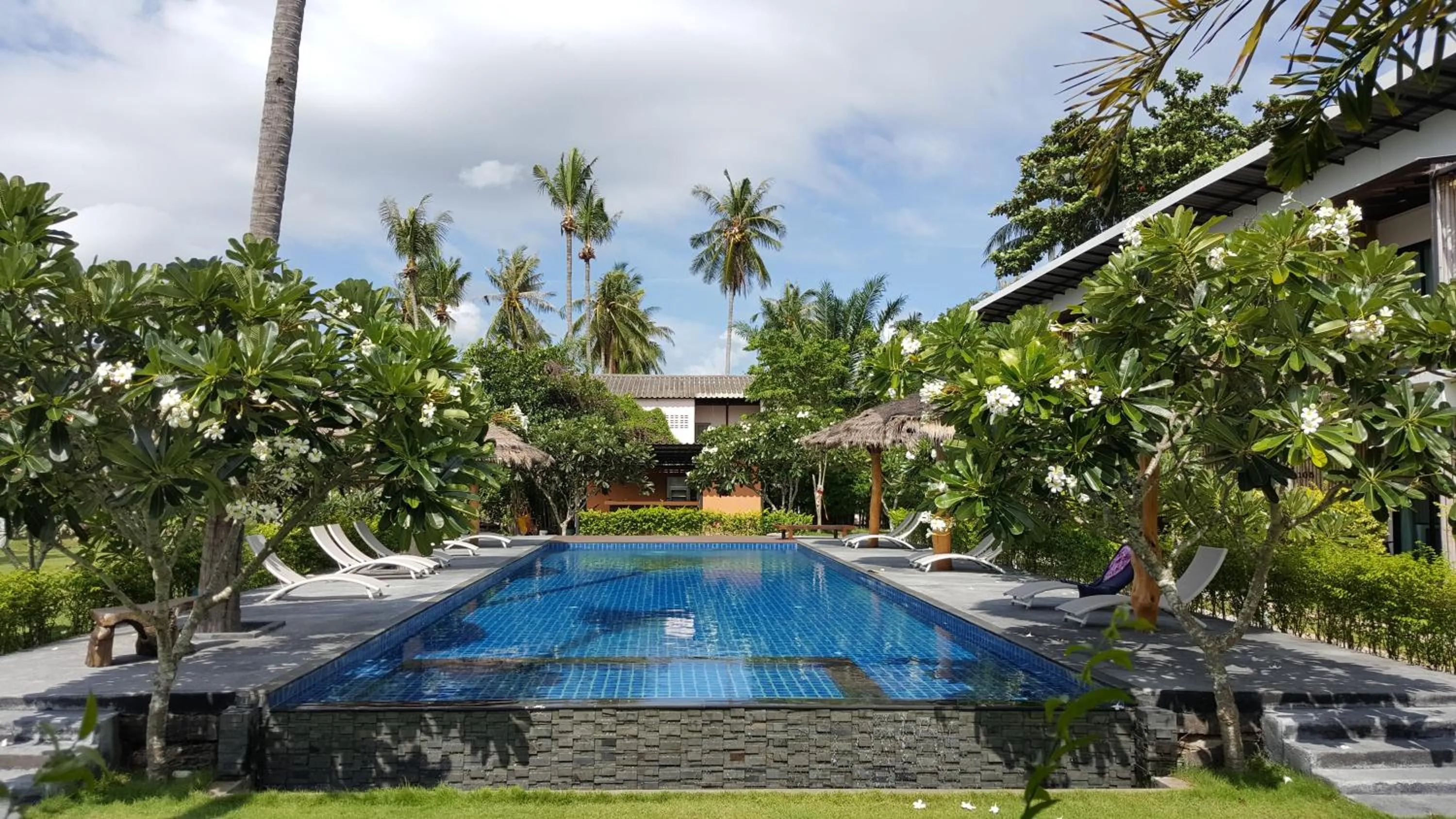 Swimming pool in The Nidhra Boutique Resort