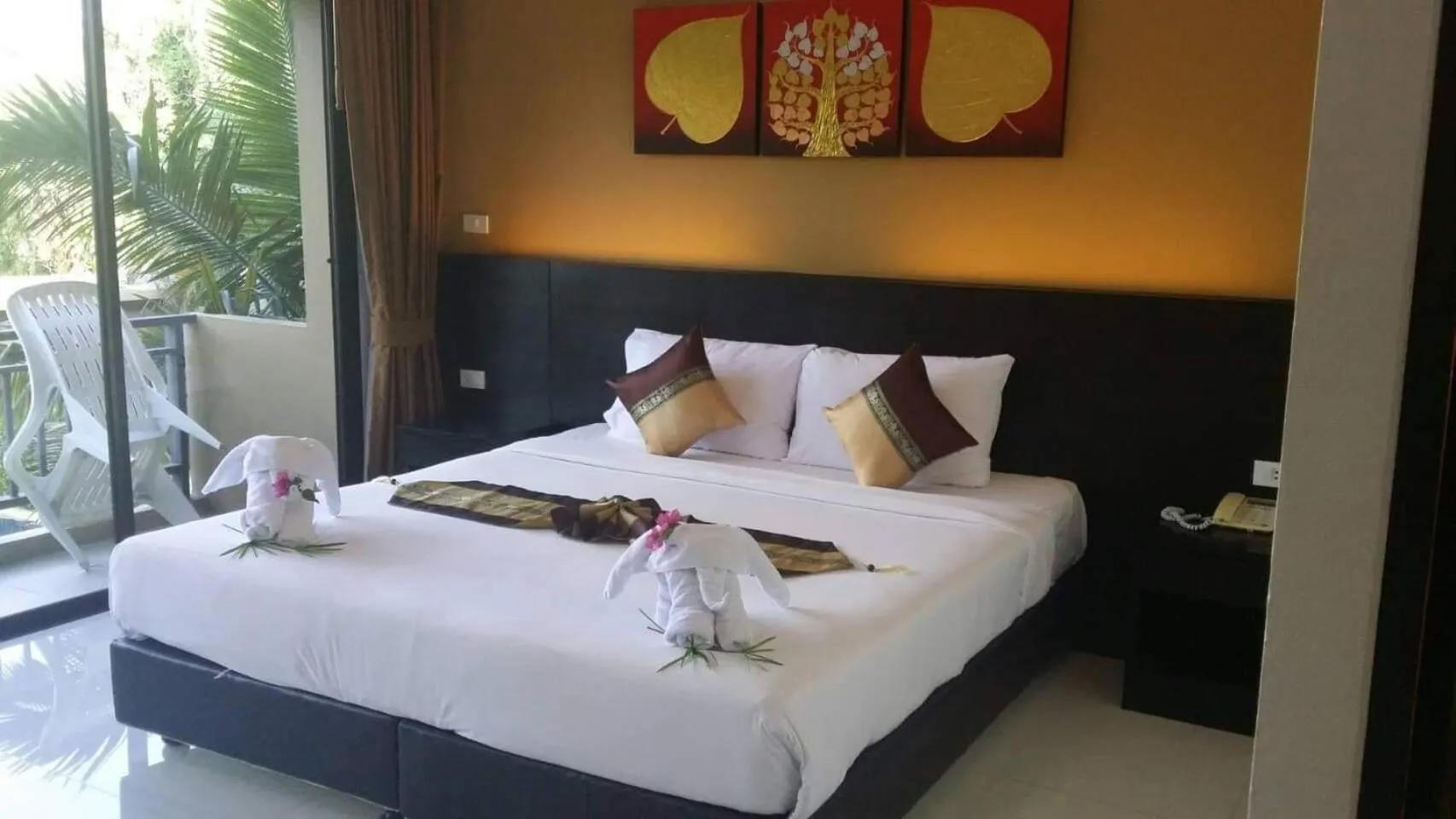 Bed in Naiyang Beach Hotel SHA Plus