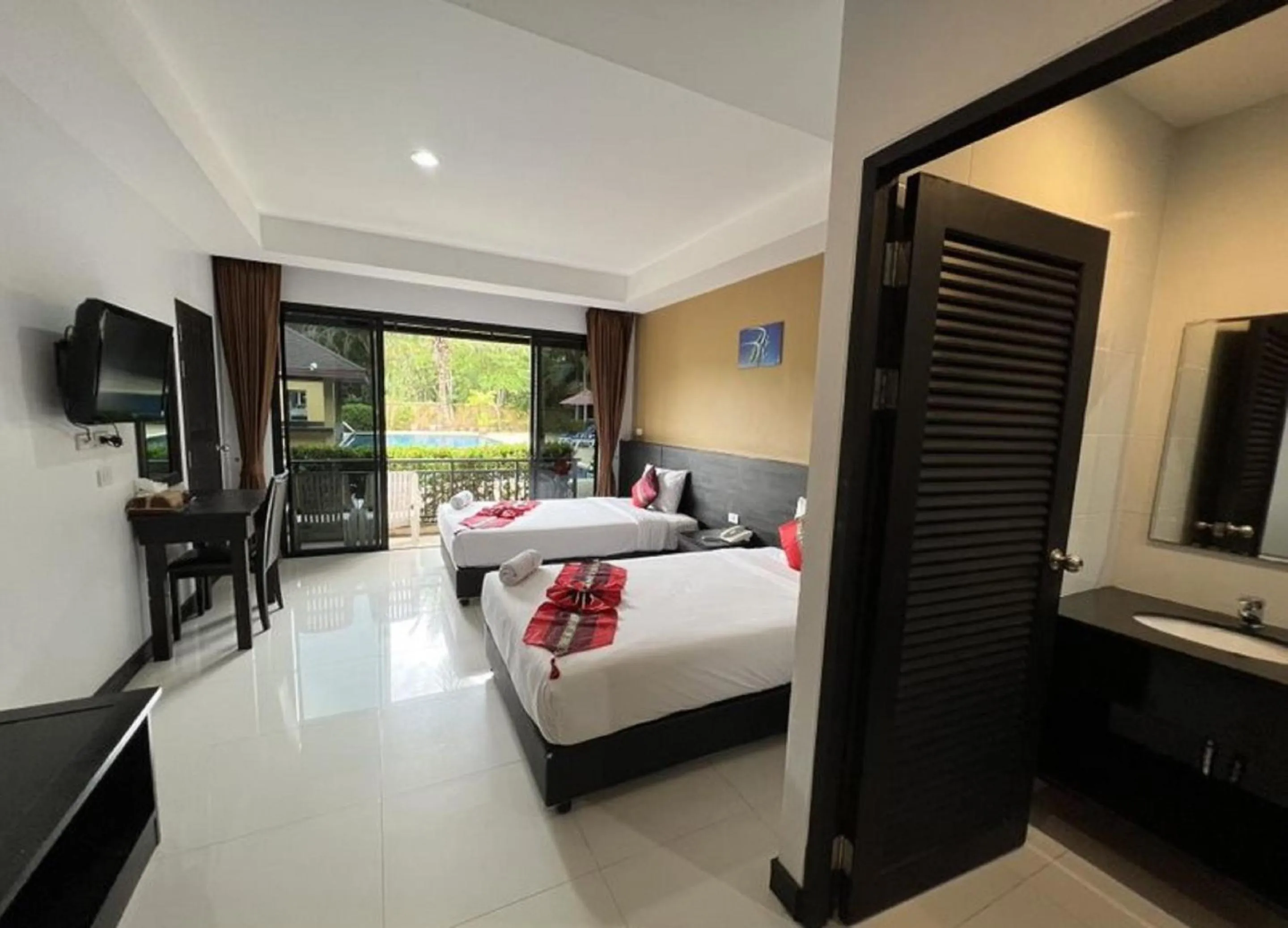 Bed in Naiyang Beach Hotel SHA Plus