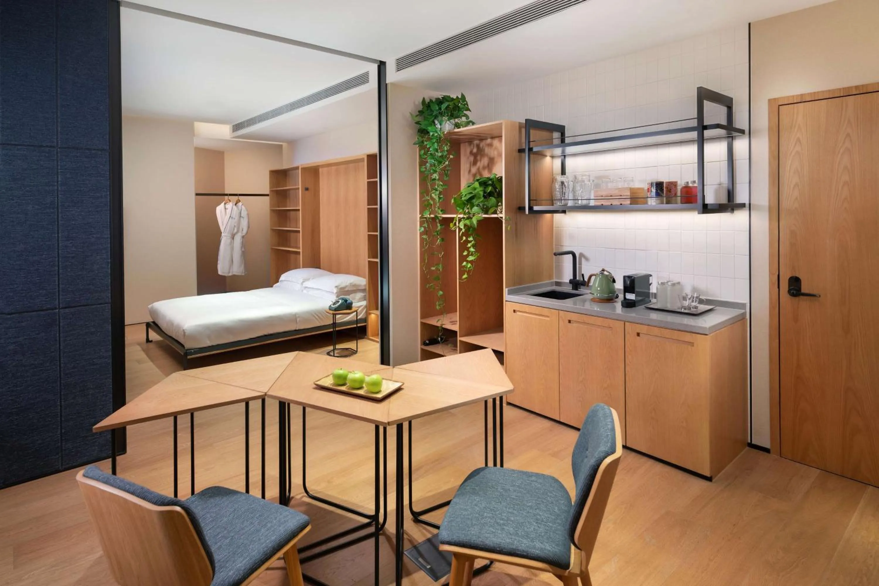 Photo of the whole room, Bed in BEI Zhaolong Hotel, JdV by Hyatt