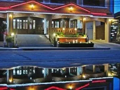 Property building in Riverfront Hotel Mukdahan Property building in Riverfront Hotel Mukdahan