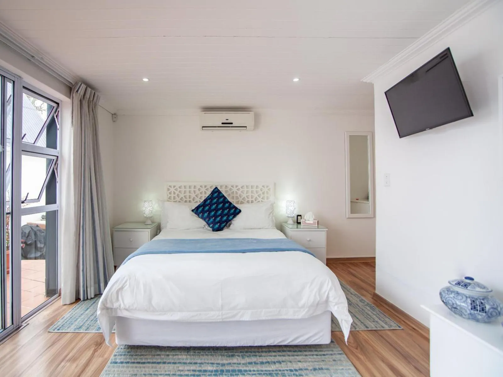 TV and multimedia, Bed in Cosimi Guest House