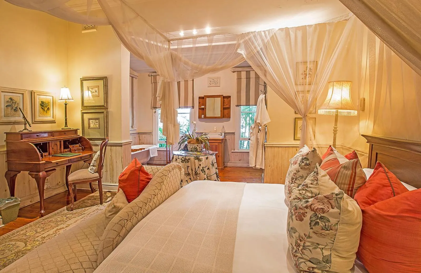 Goble Palms Guest Lodge & Urban Retreat