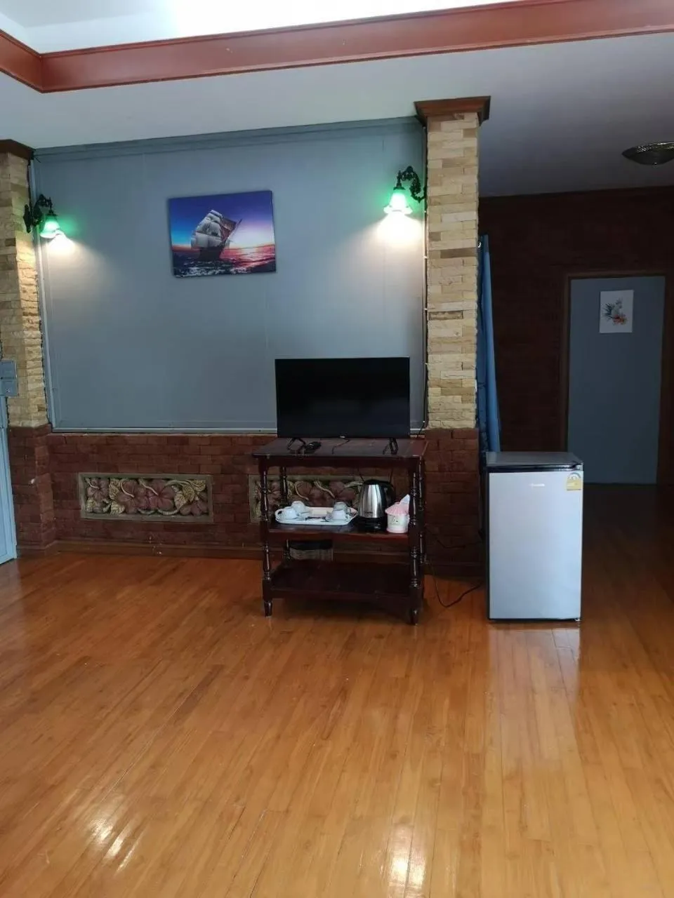 TV and multimedia in Buasawan Resort & Restaurant