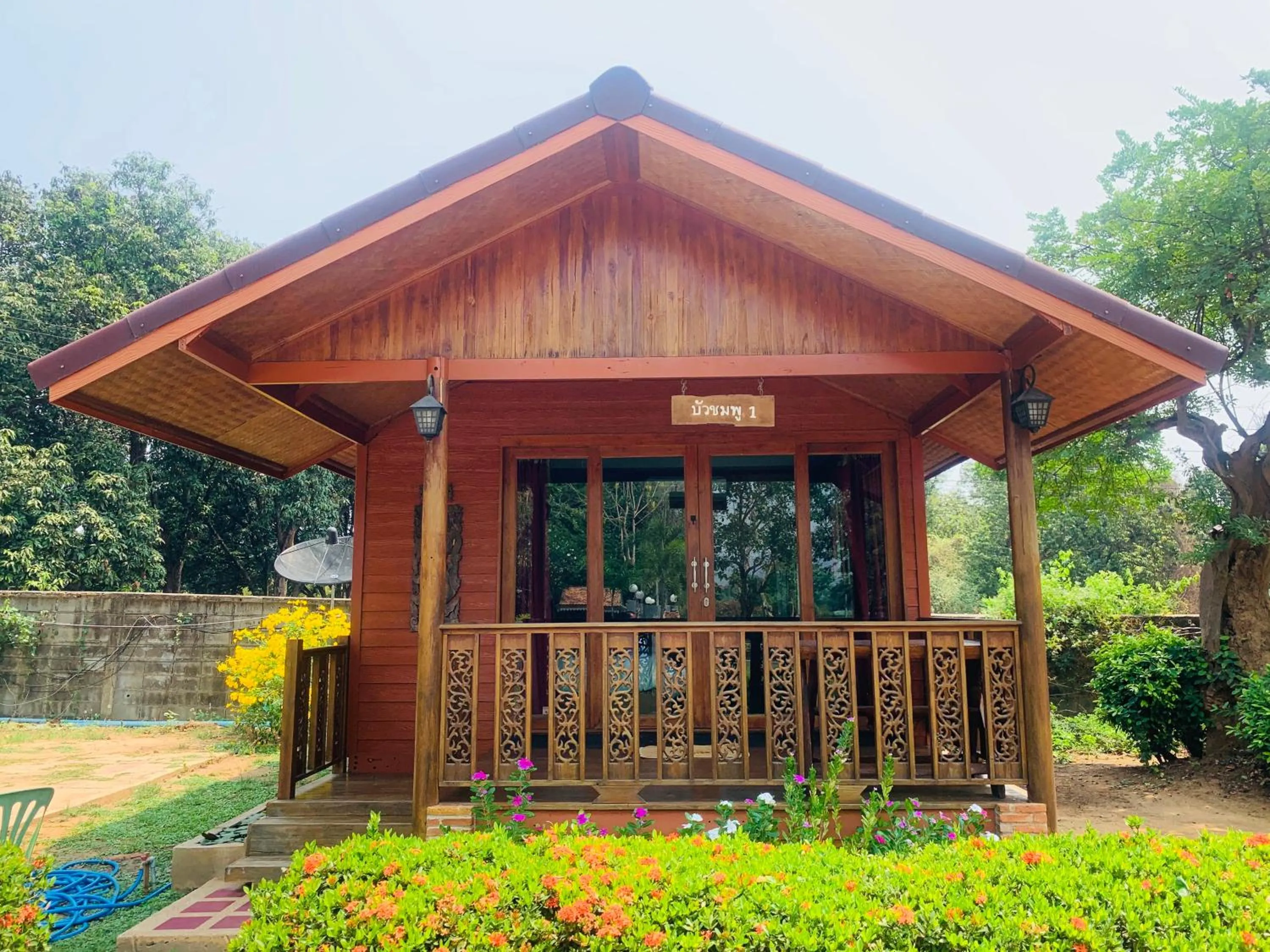 Property building in Buasawan Resort & Restaurant