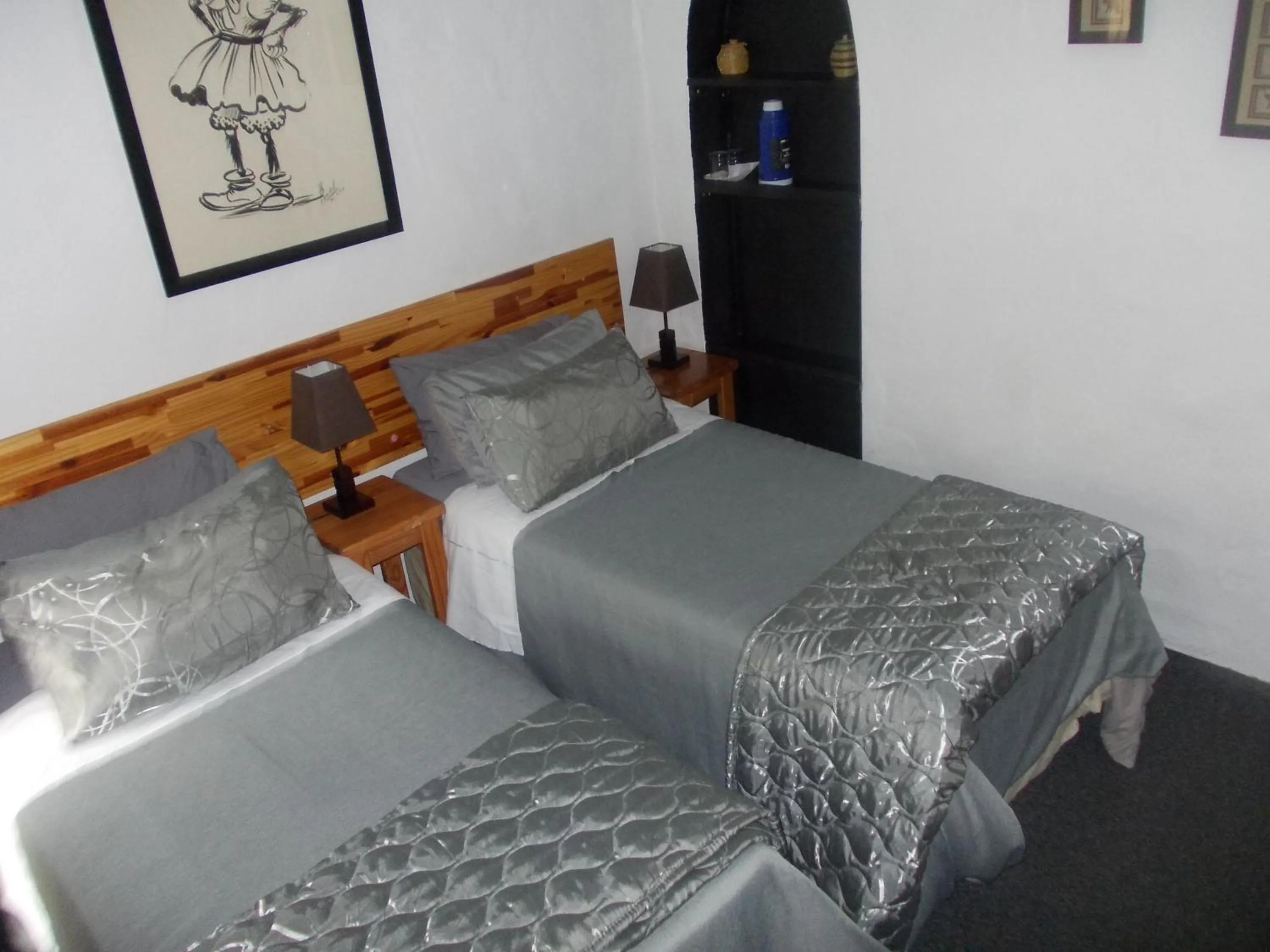 Bed in Villa Ocean Crest B&B