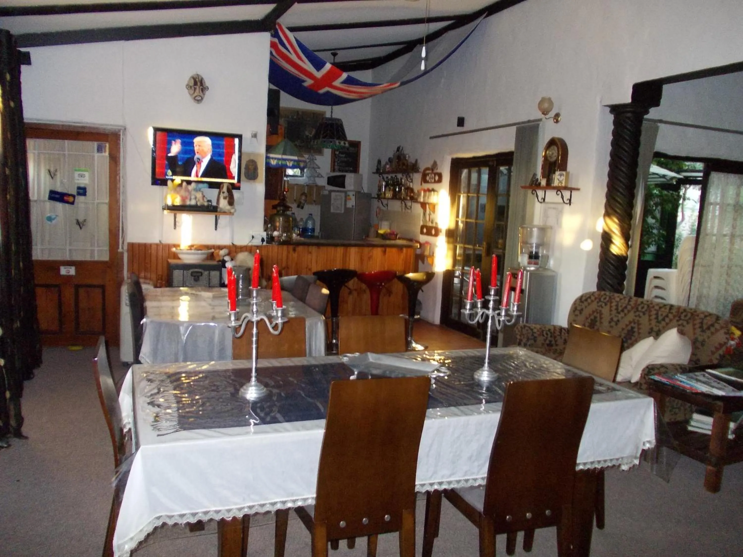 Restaurant/places to eat in Villa Ocean Crest B&B