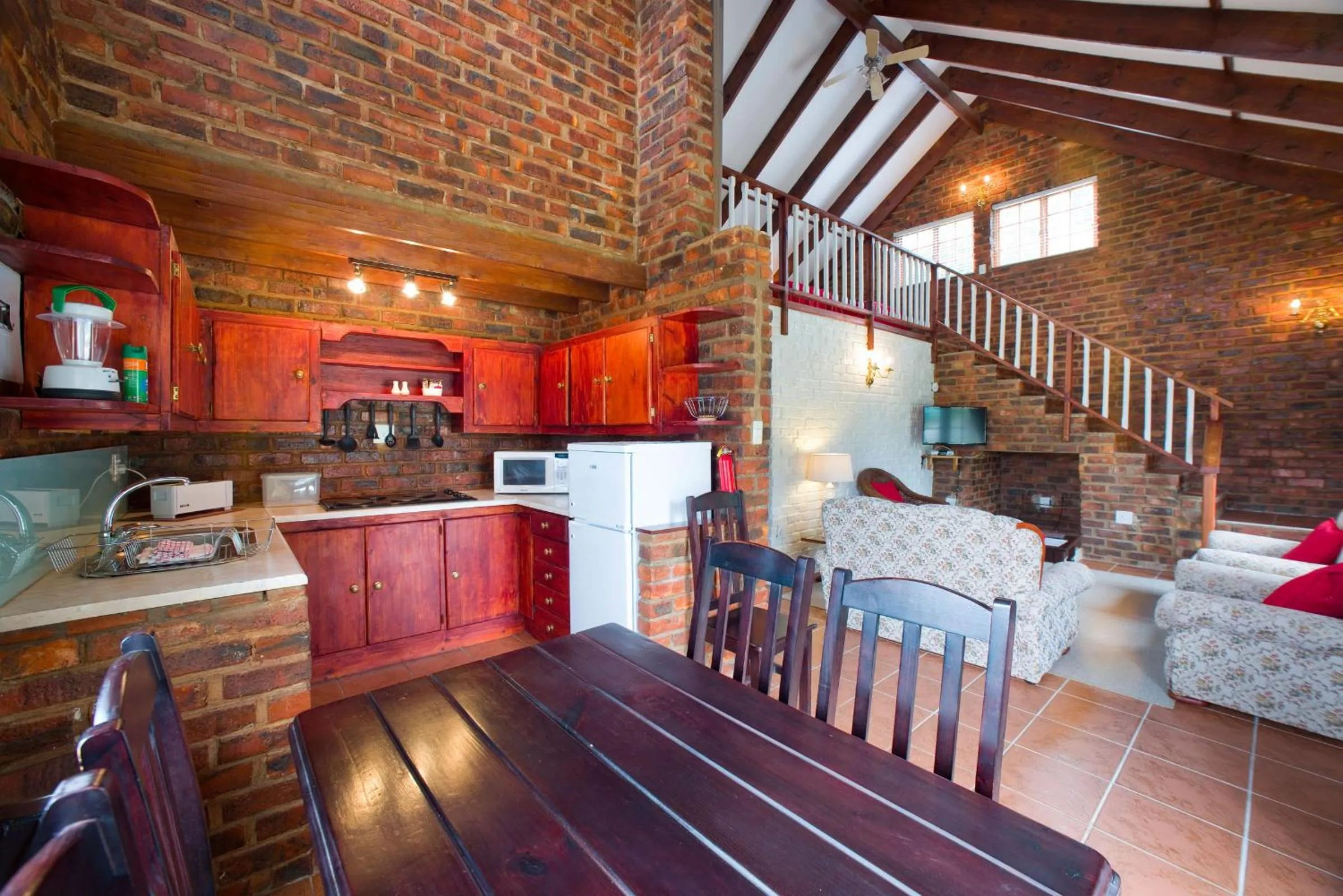 Kitchen or kitchenette in Swallows Nest Country Cottages