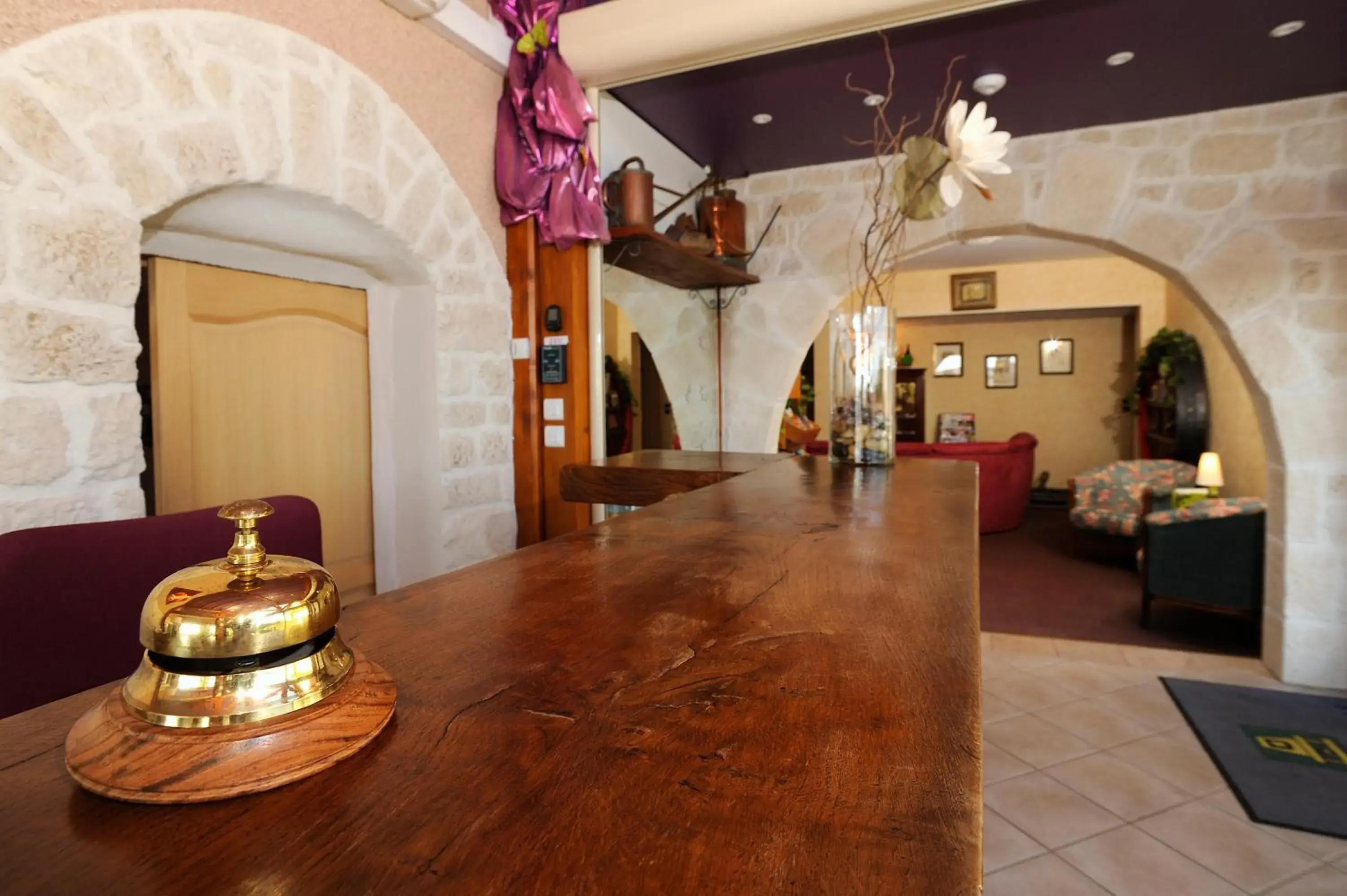 Lobby or reception in Logis Hotel Des Grands Vins Lobby or reception in Logis Hotel Des Grands Vins
