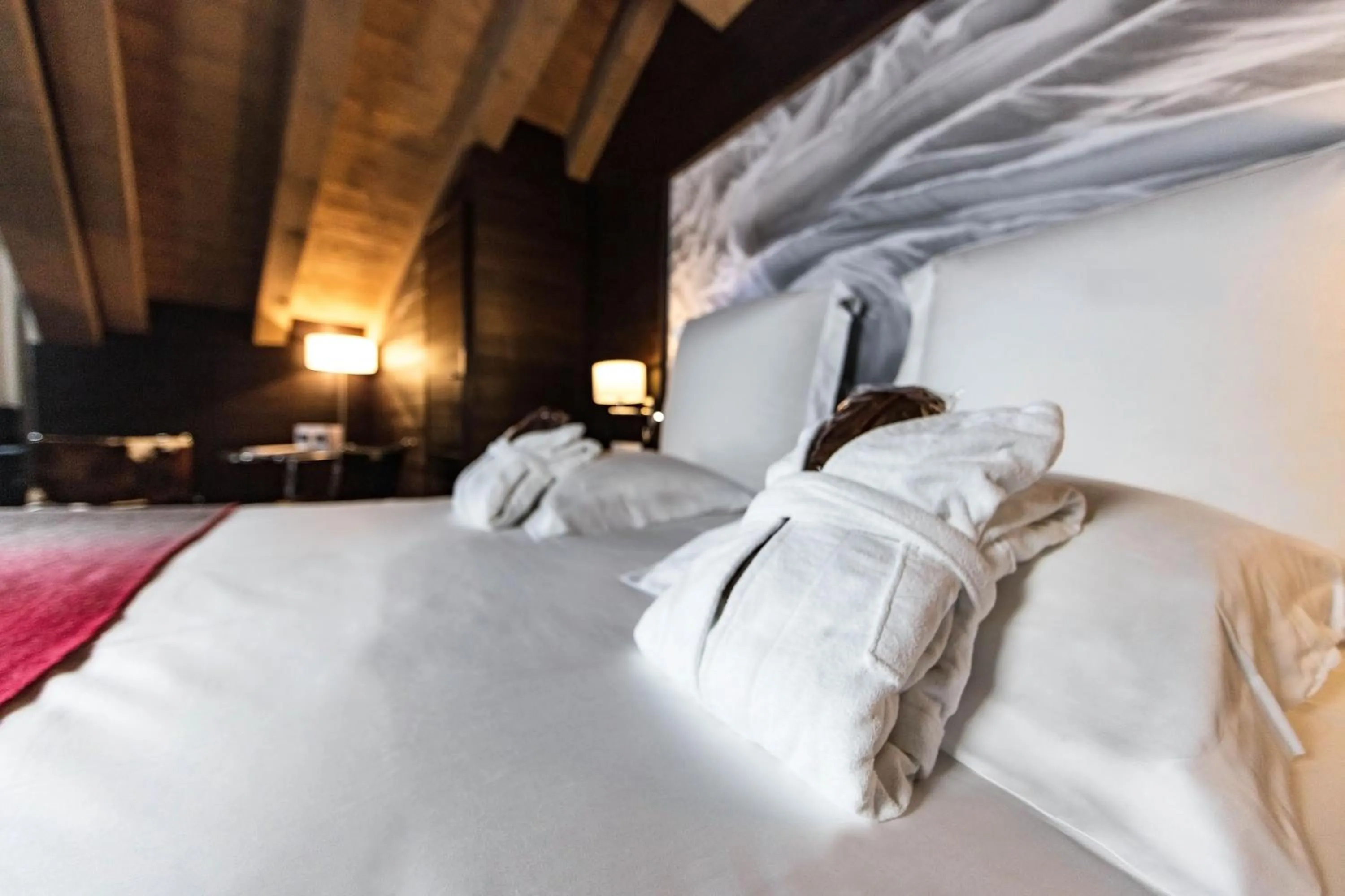 Decorative detail, Bed in Avenue Lodge Hotel & Spa